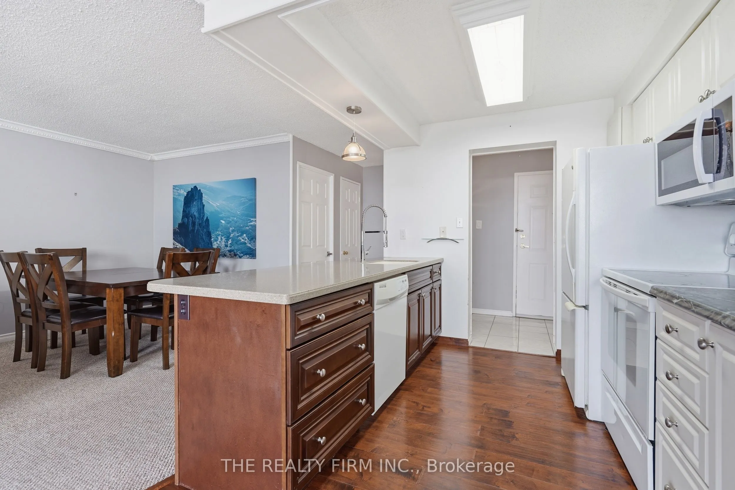 363 Colborne Street #905