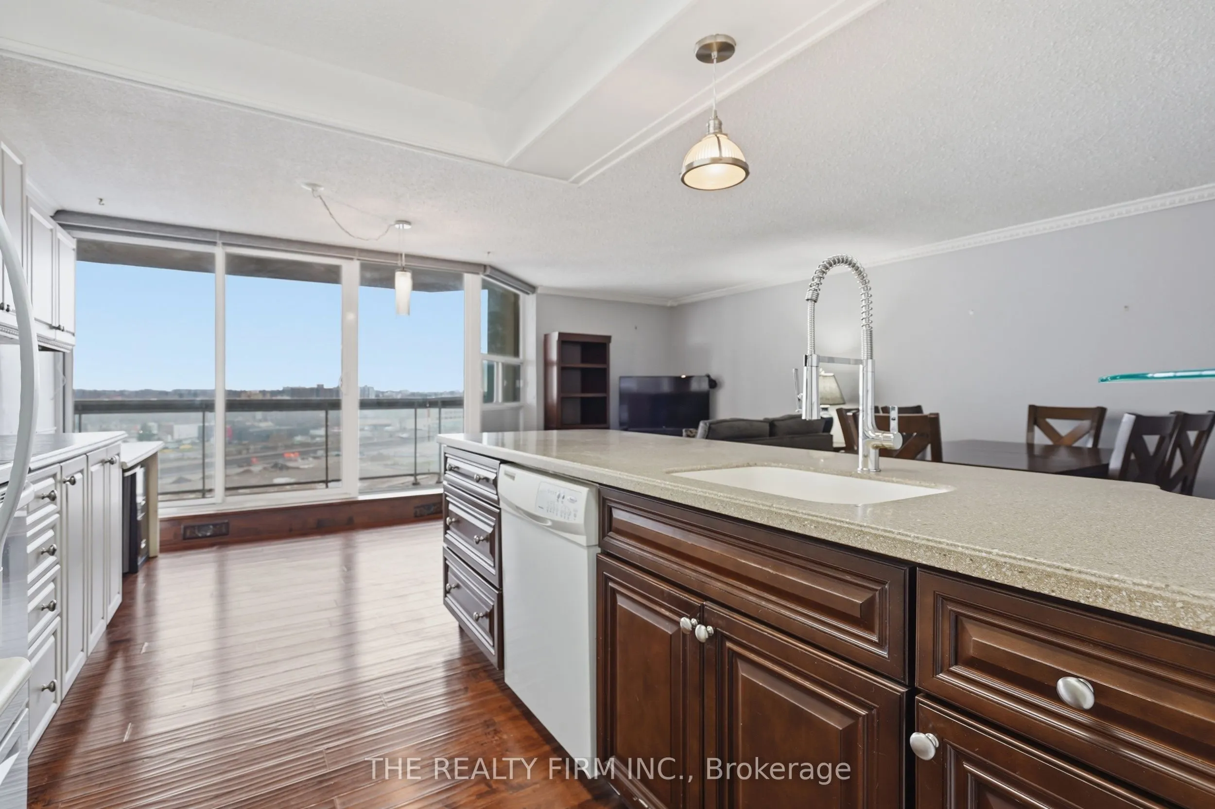 363 Colborne Street #905