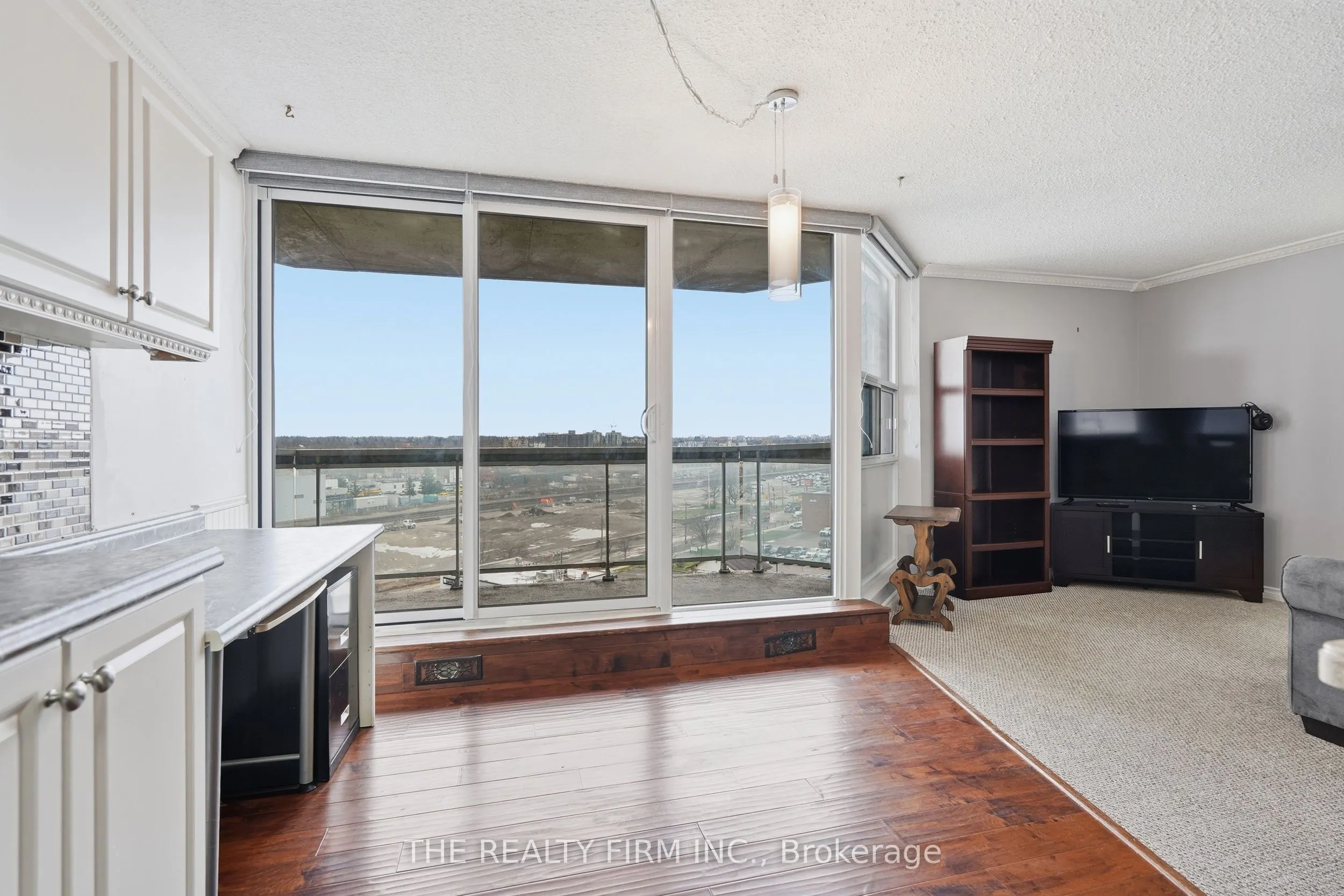363 Colborne Street #905