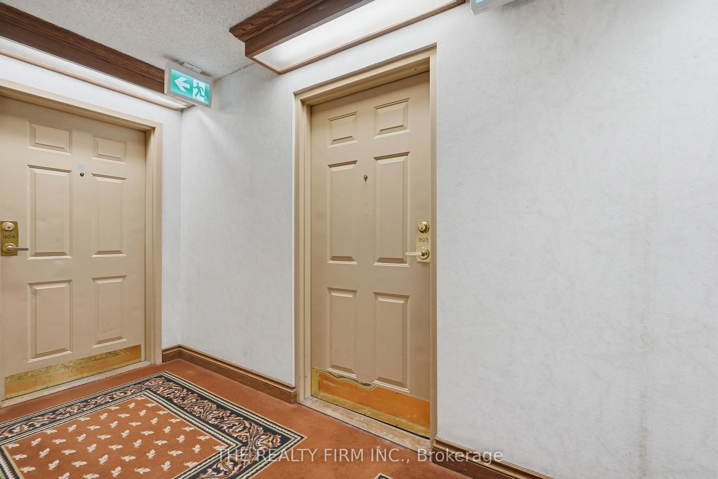 363 Colborne Street #905
