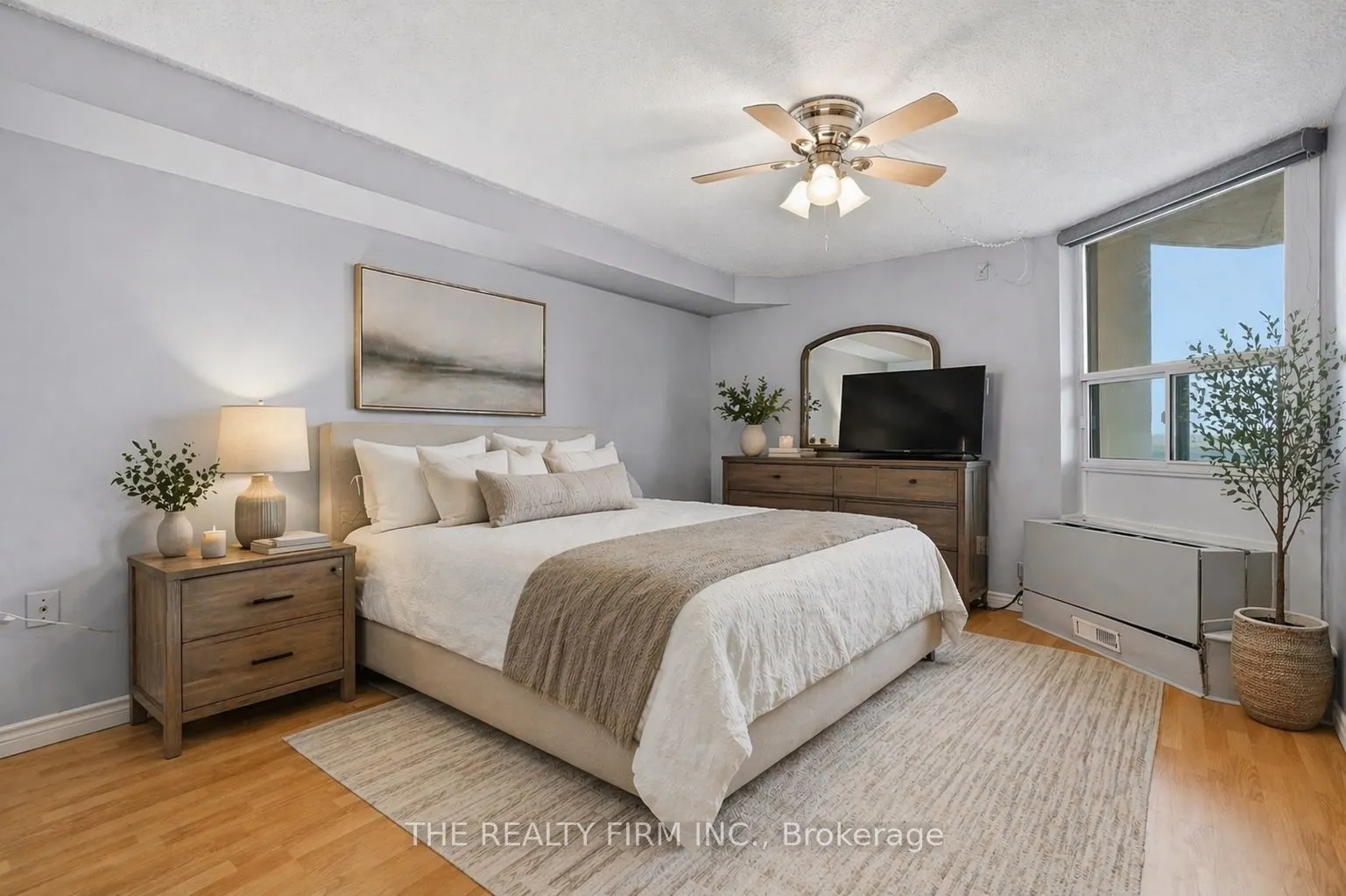 363 Colborne Street #905