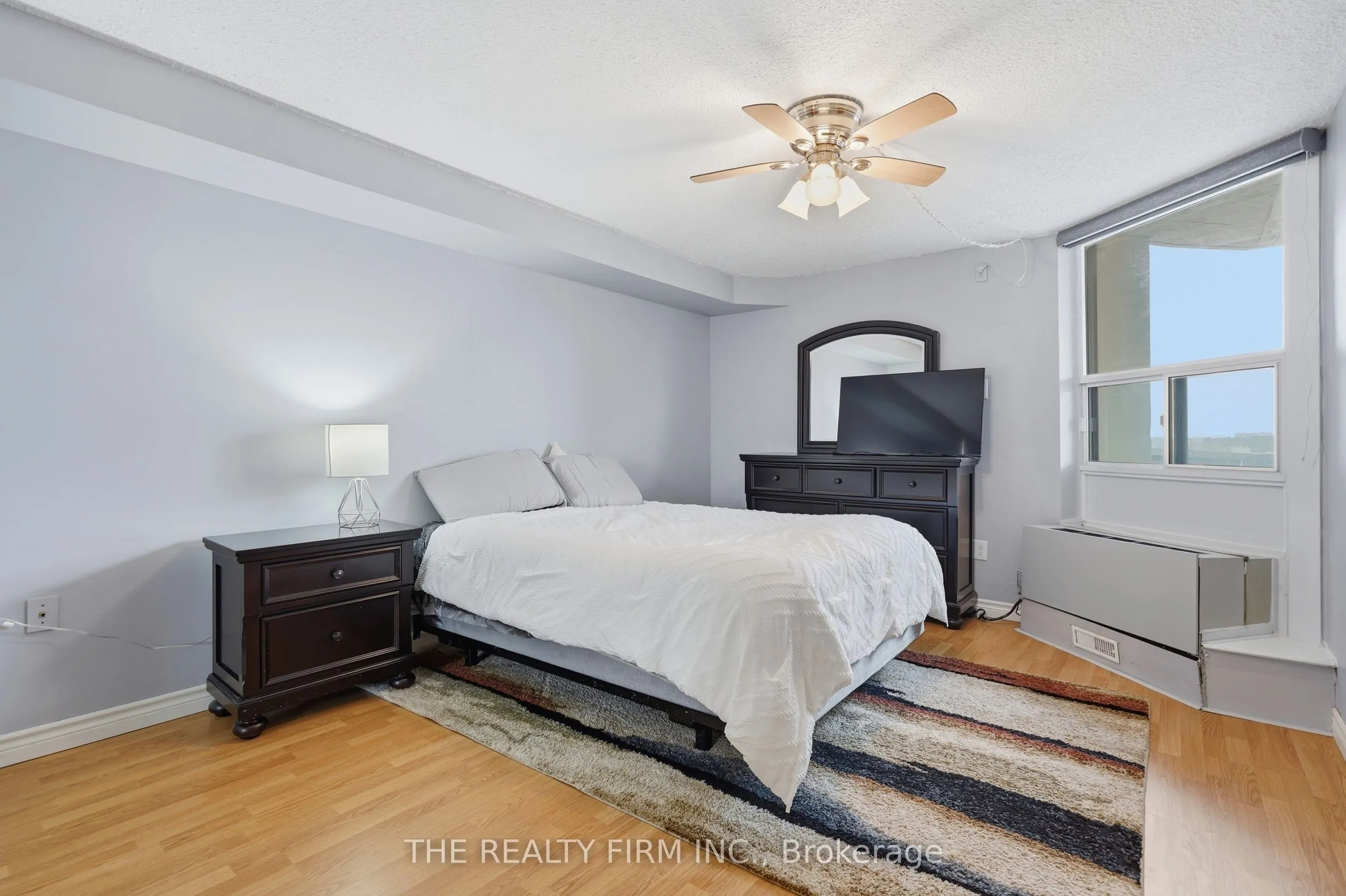 363 Colborne Street #905