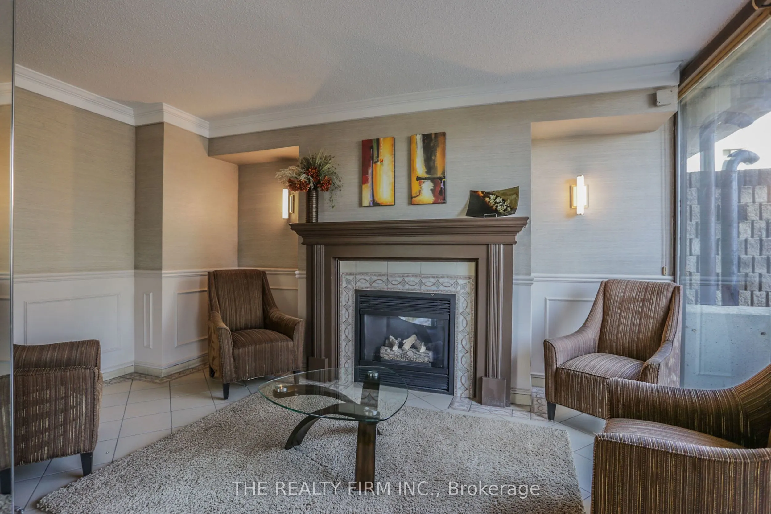 363 Colborne Street #905