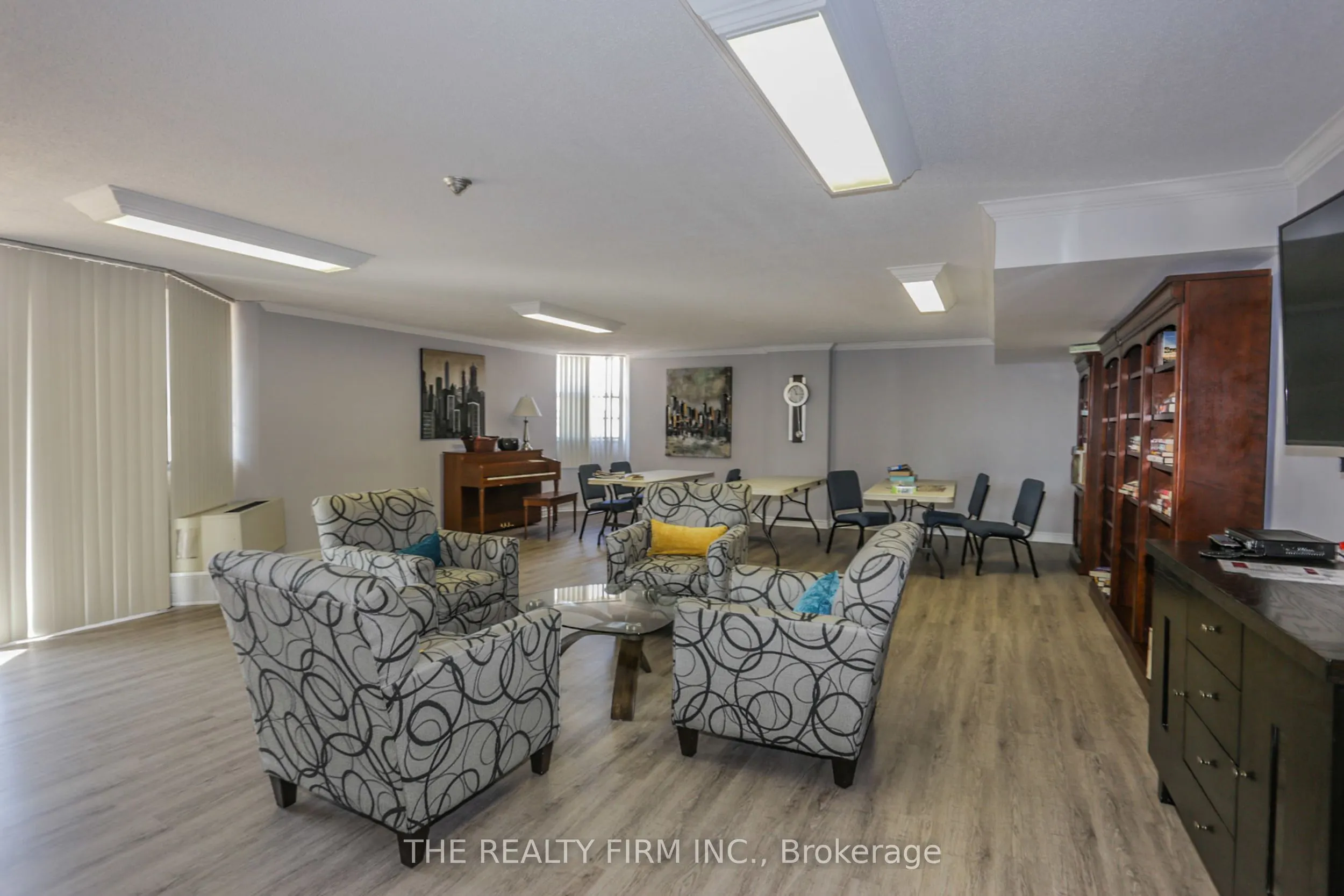 363 Colborne Street #905