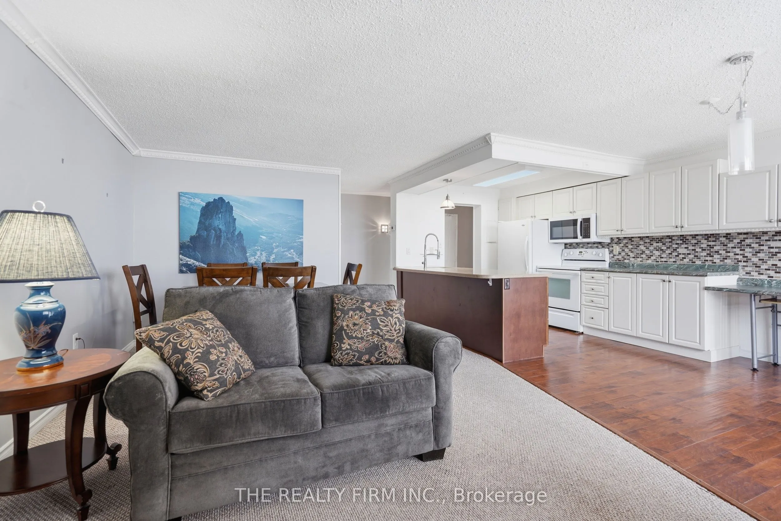 363 Colborne Street #905