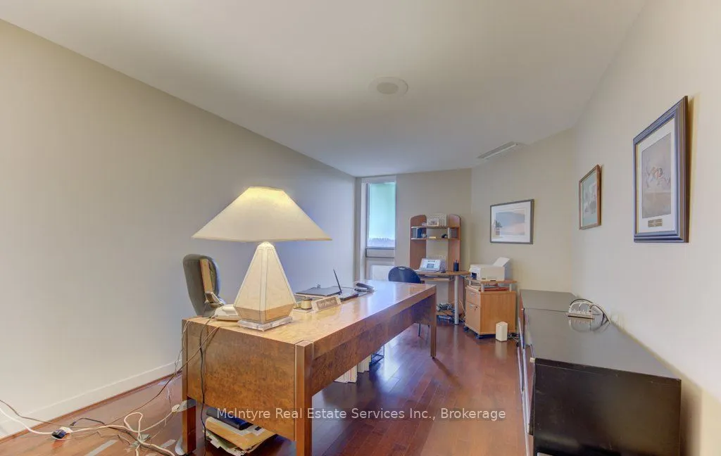 265 Westcourt Place #PH9