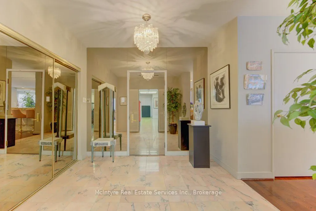 265 Westcourt Place #PH9