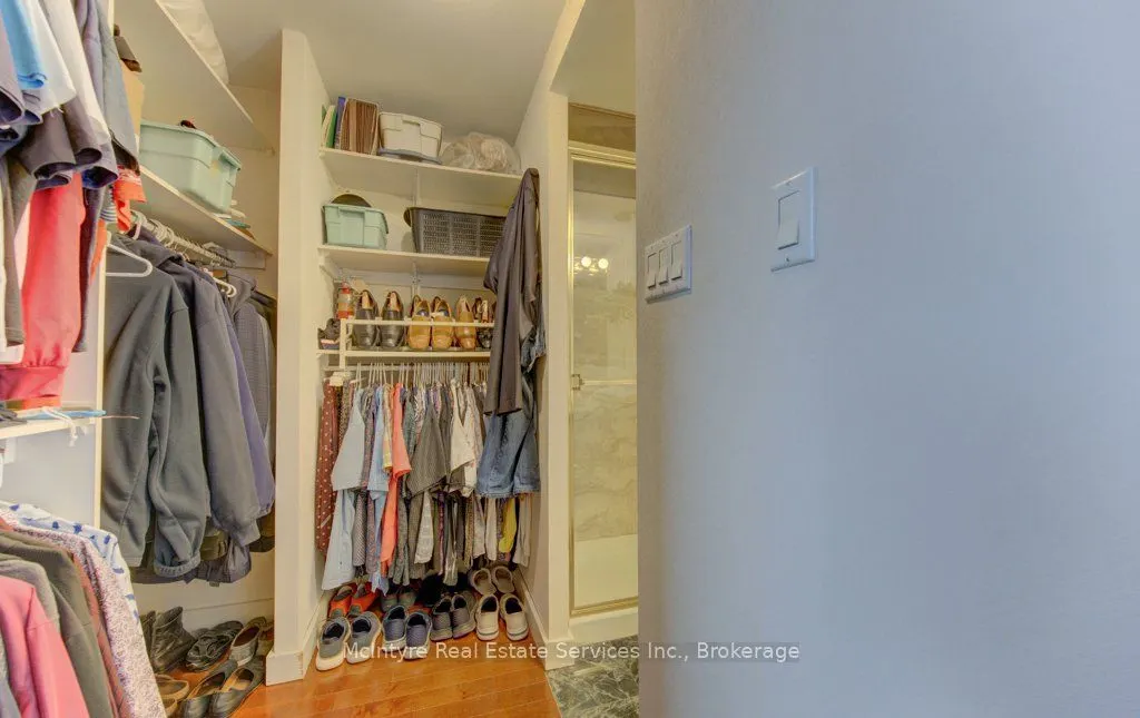 265 Westcourt Place #PH9