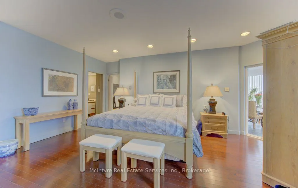 265 Westcourt Place #PH9