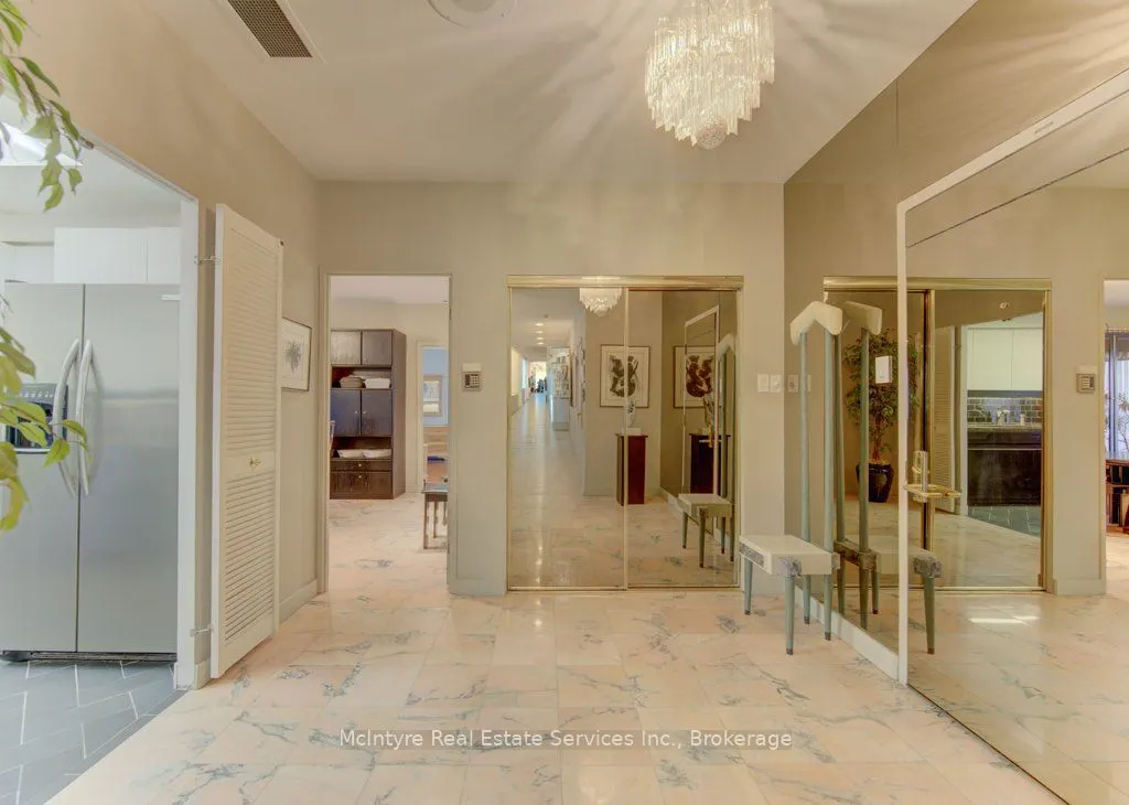 265 Westcourt Place #PH9