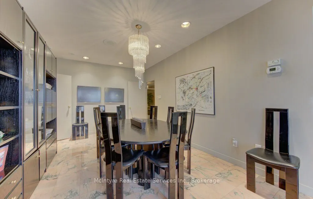 265 Westcourt Place #PH9