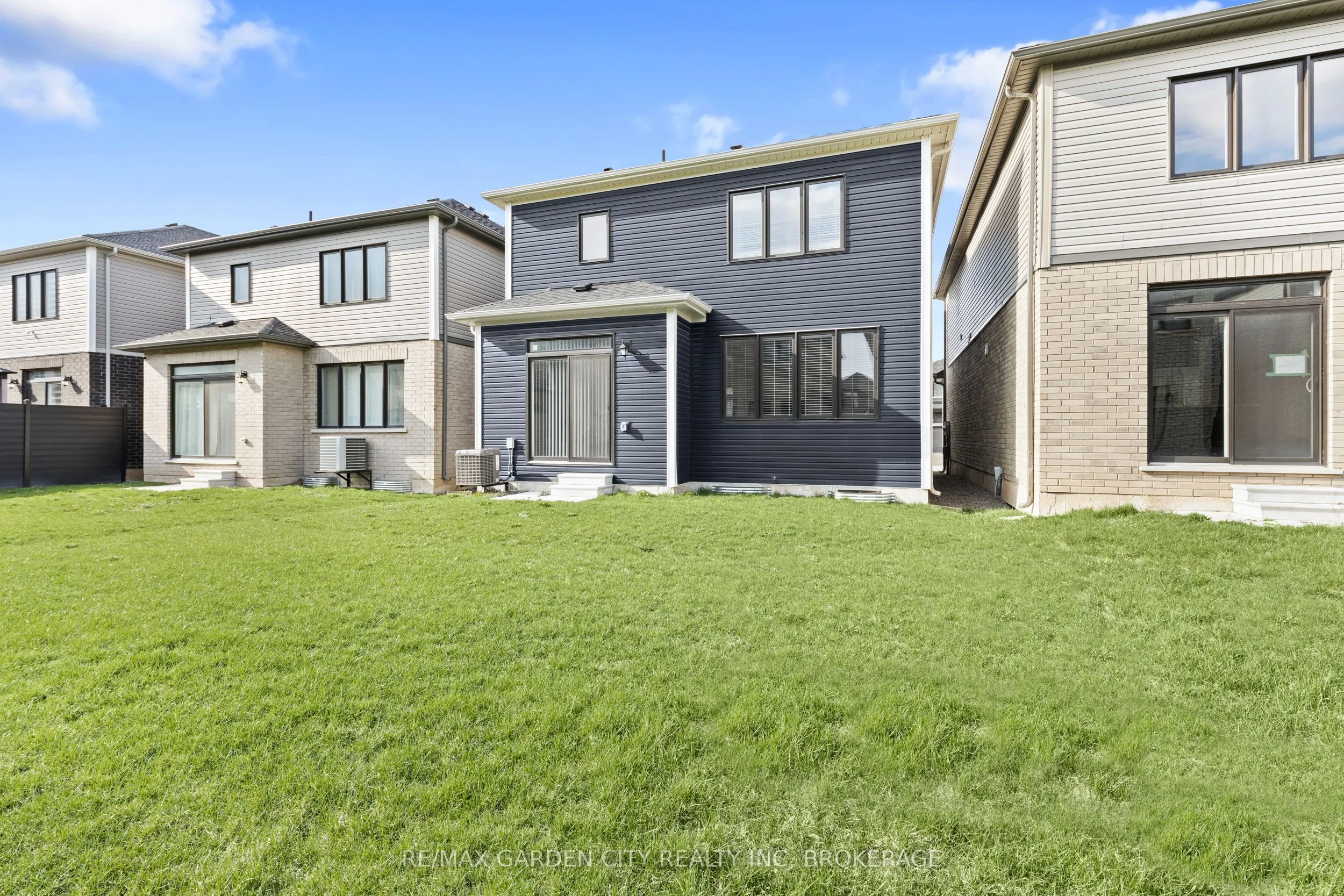 111 Sunflower Crescent