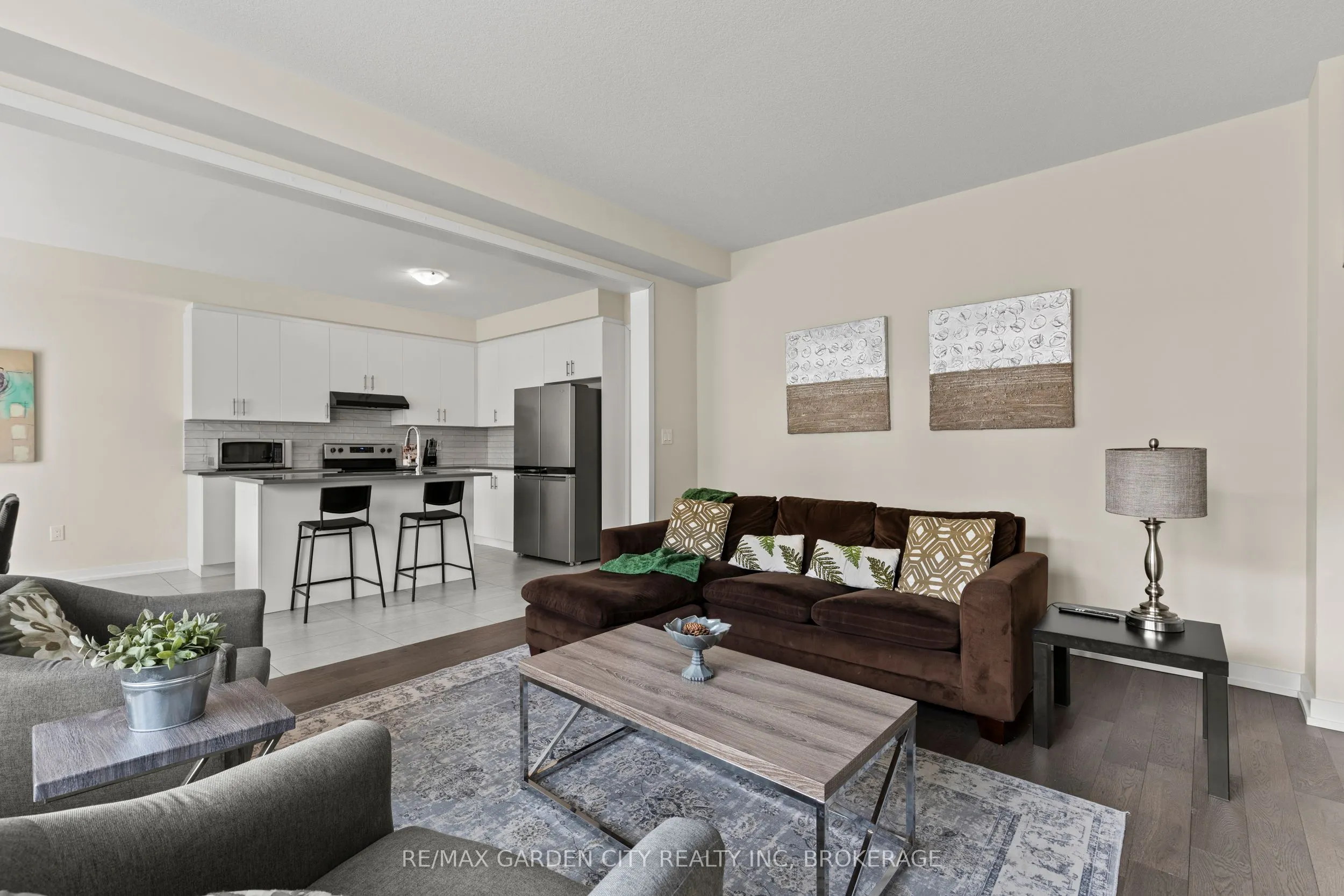 111 Sunflower Crescent