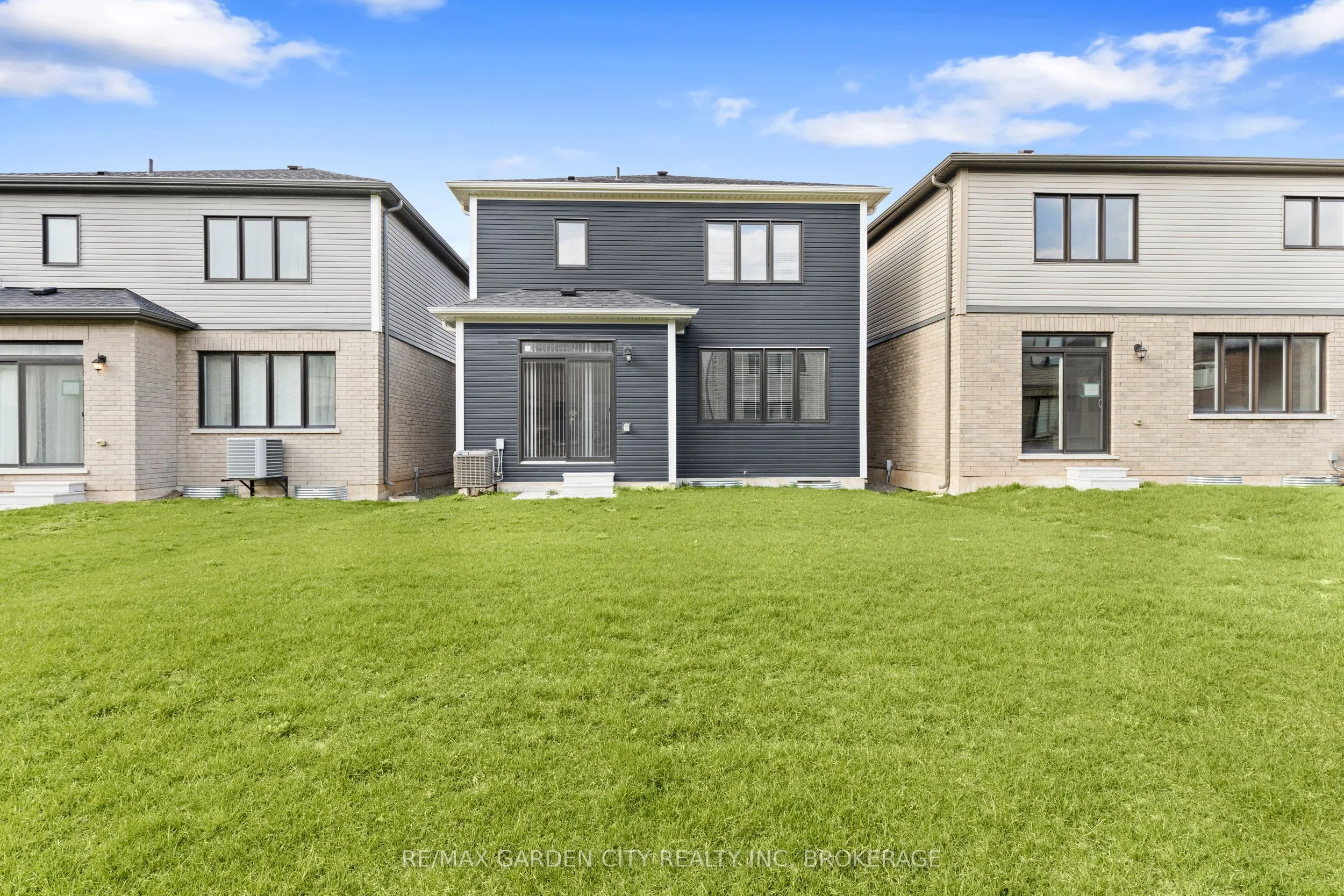 111 Sunflower Crescent
