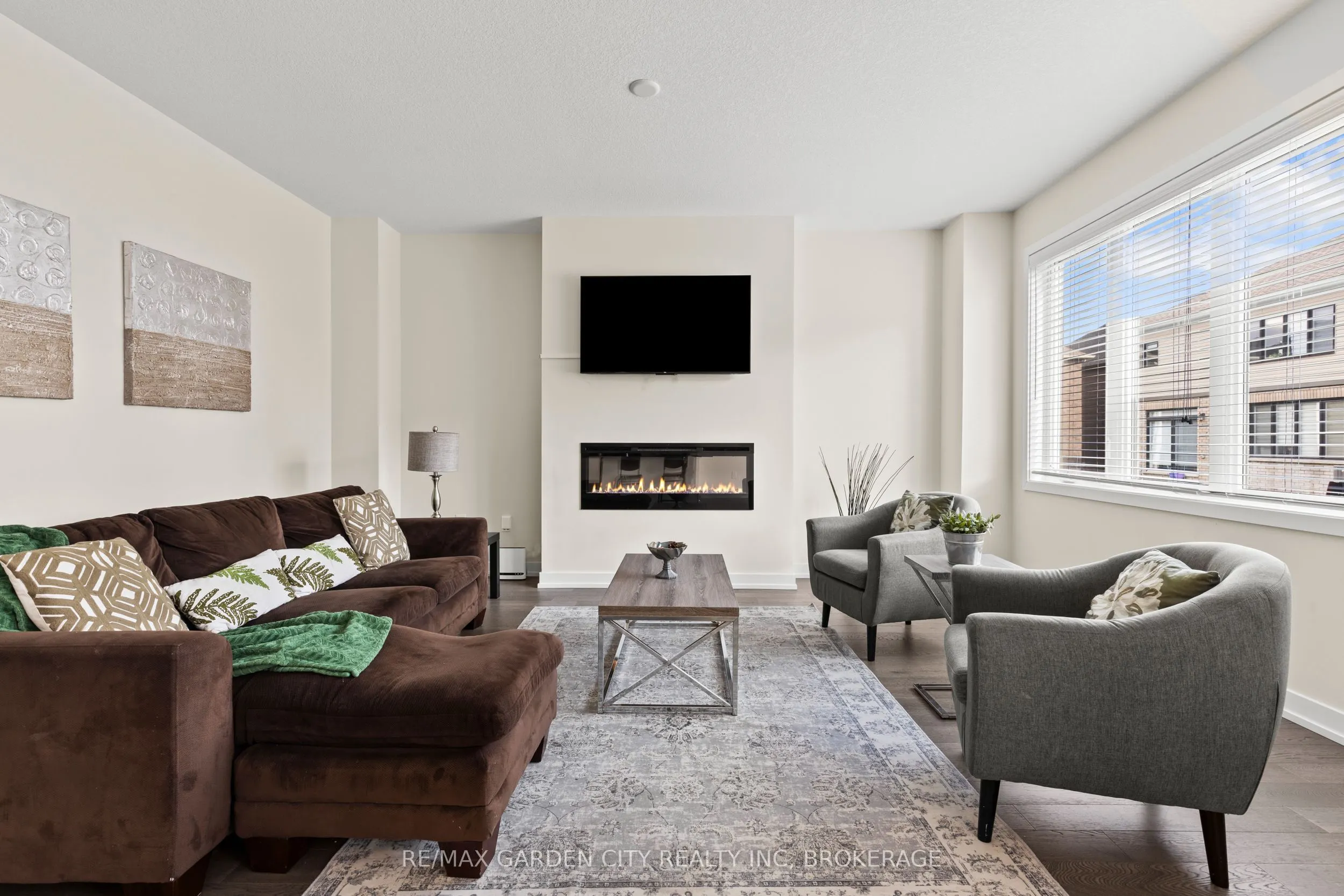 111 Sunflower Crescent