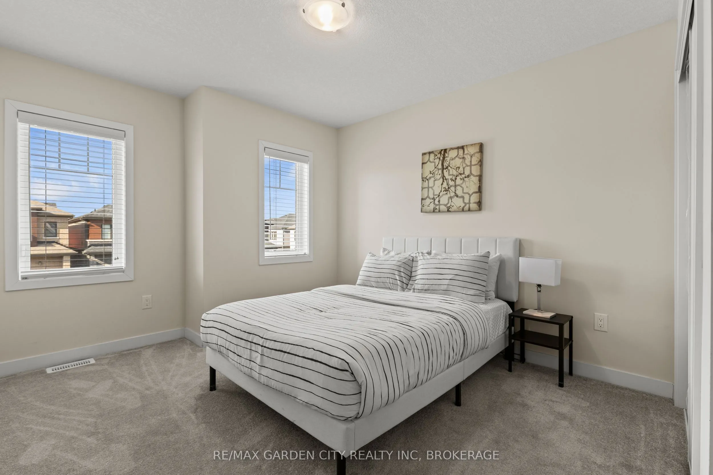 111 Sunflower Crescent