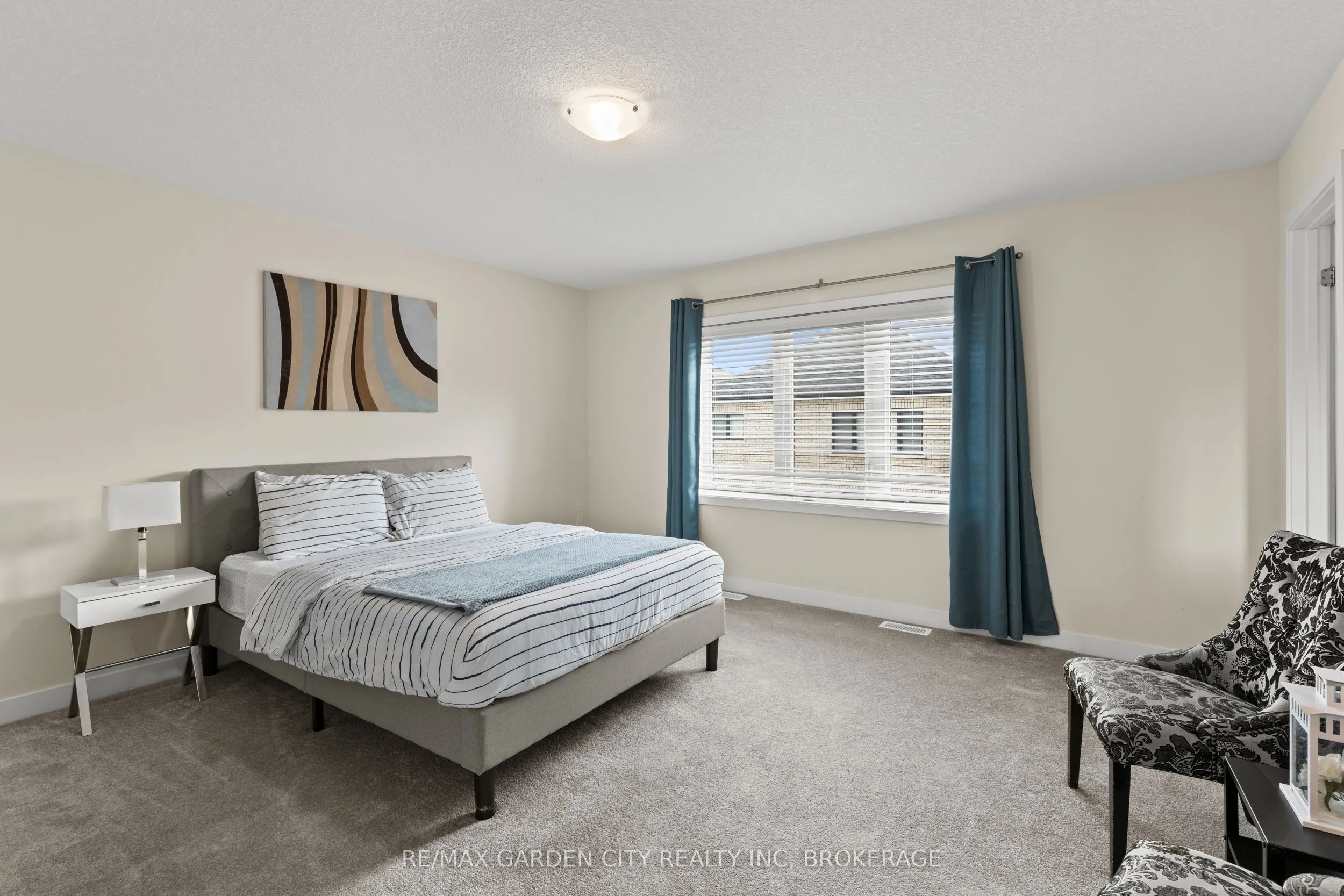 111 Sunflower Crescent