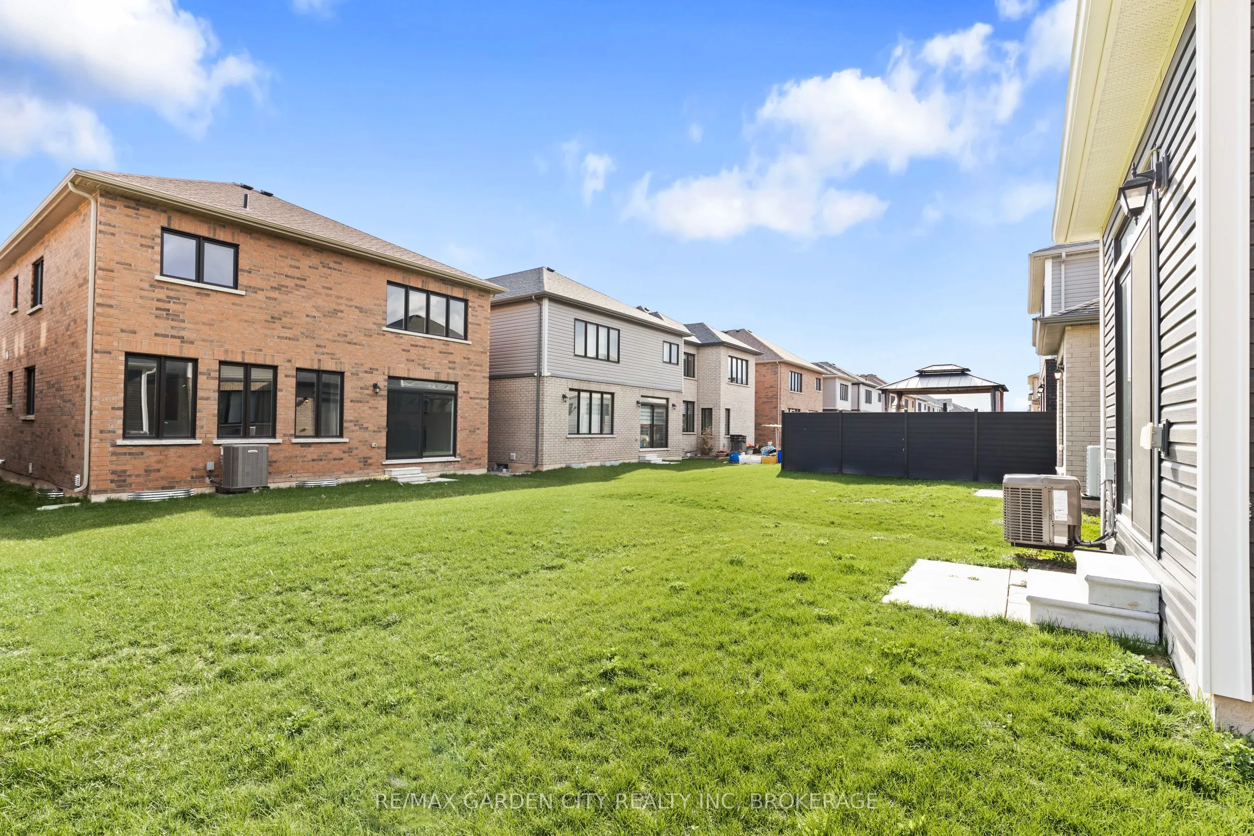 111 Sunflower Crescent