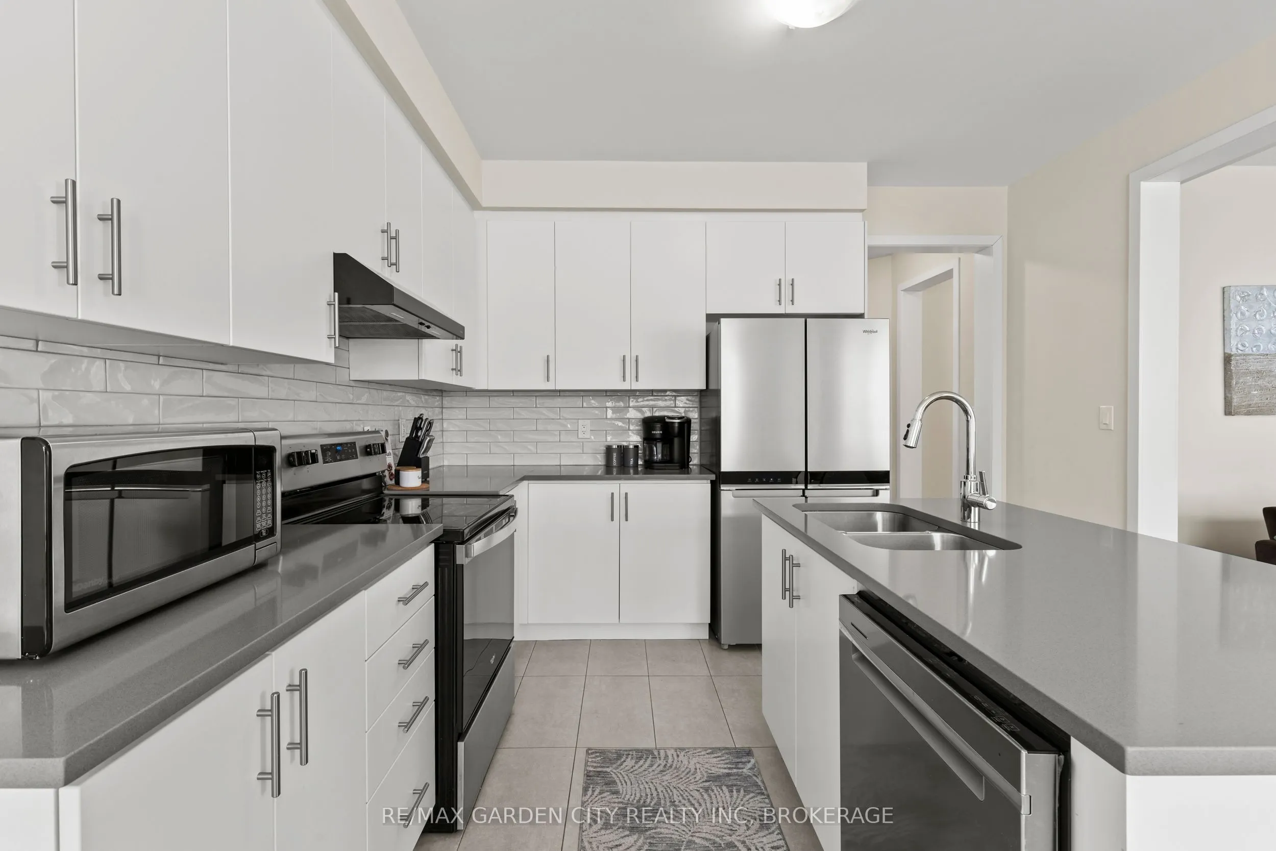 111 Sunflower Crescent
