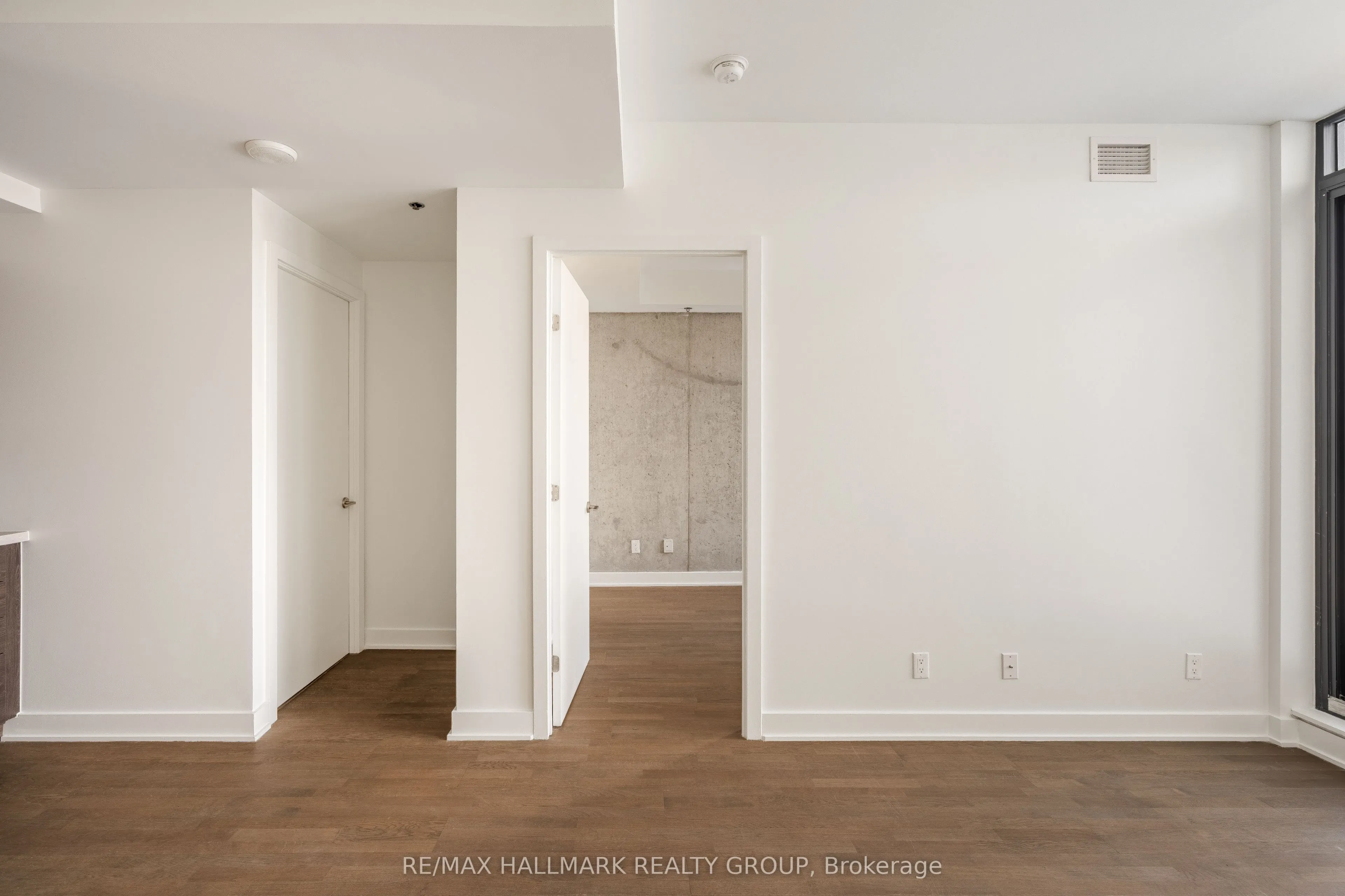 203 Catherine Street W #710