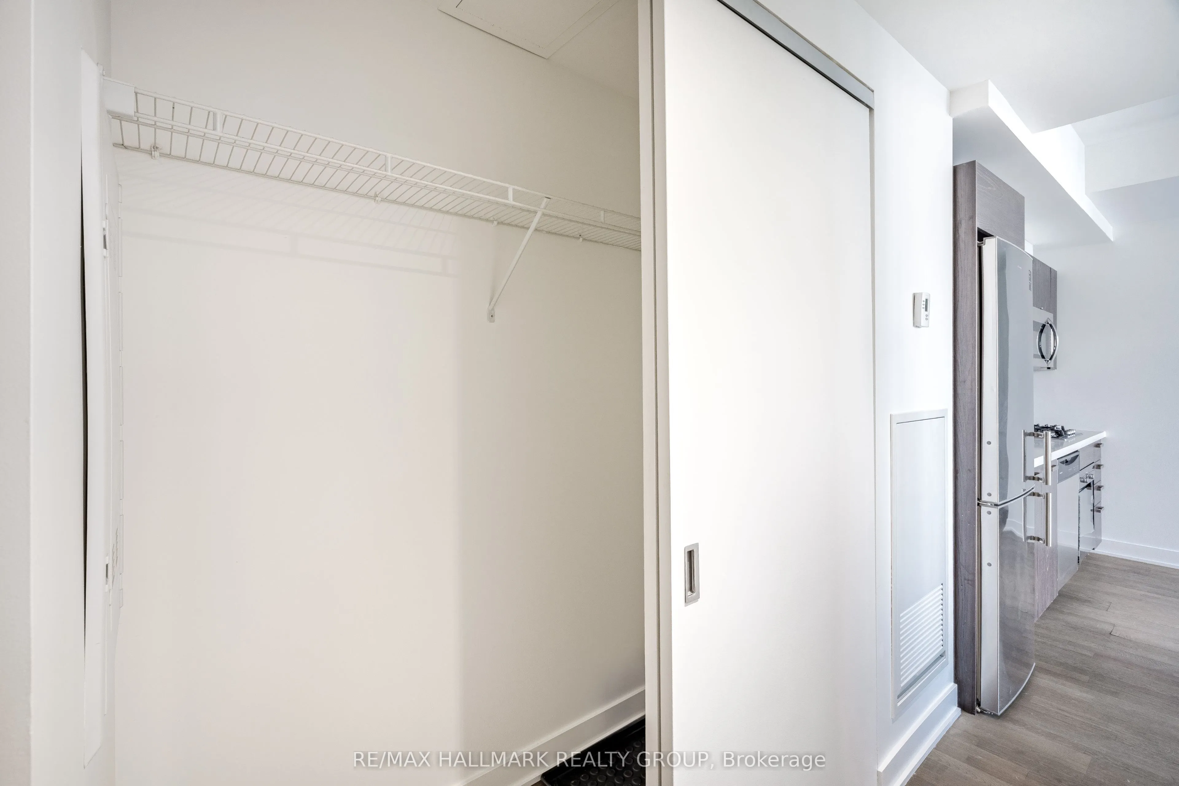203 Catherine Street W #710