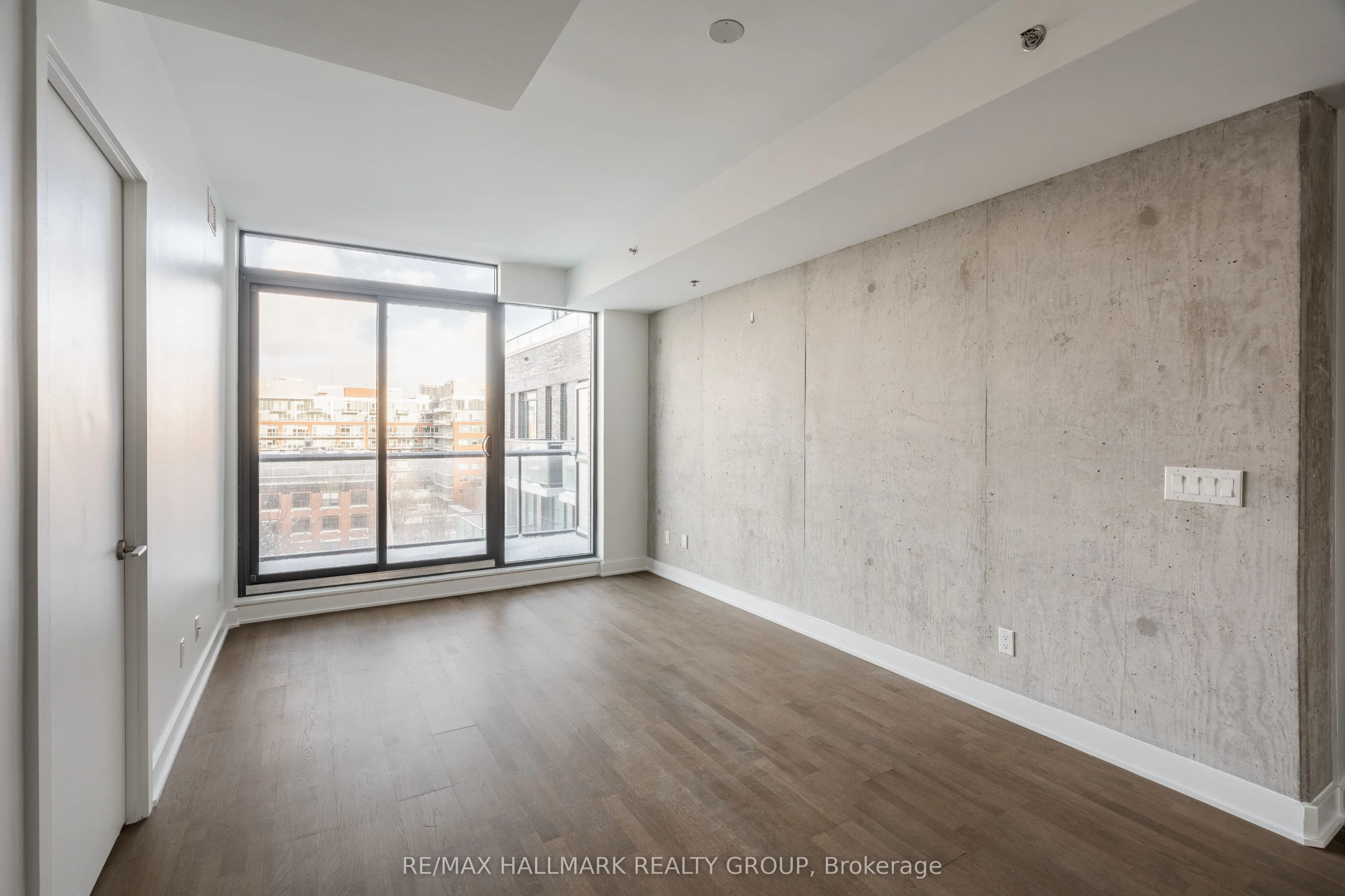 203 Catherine Street W #710