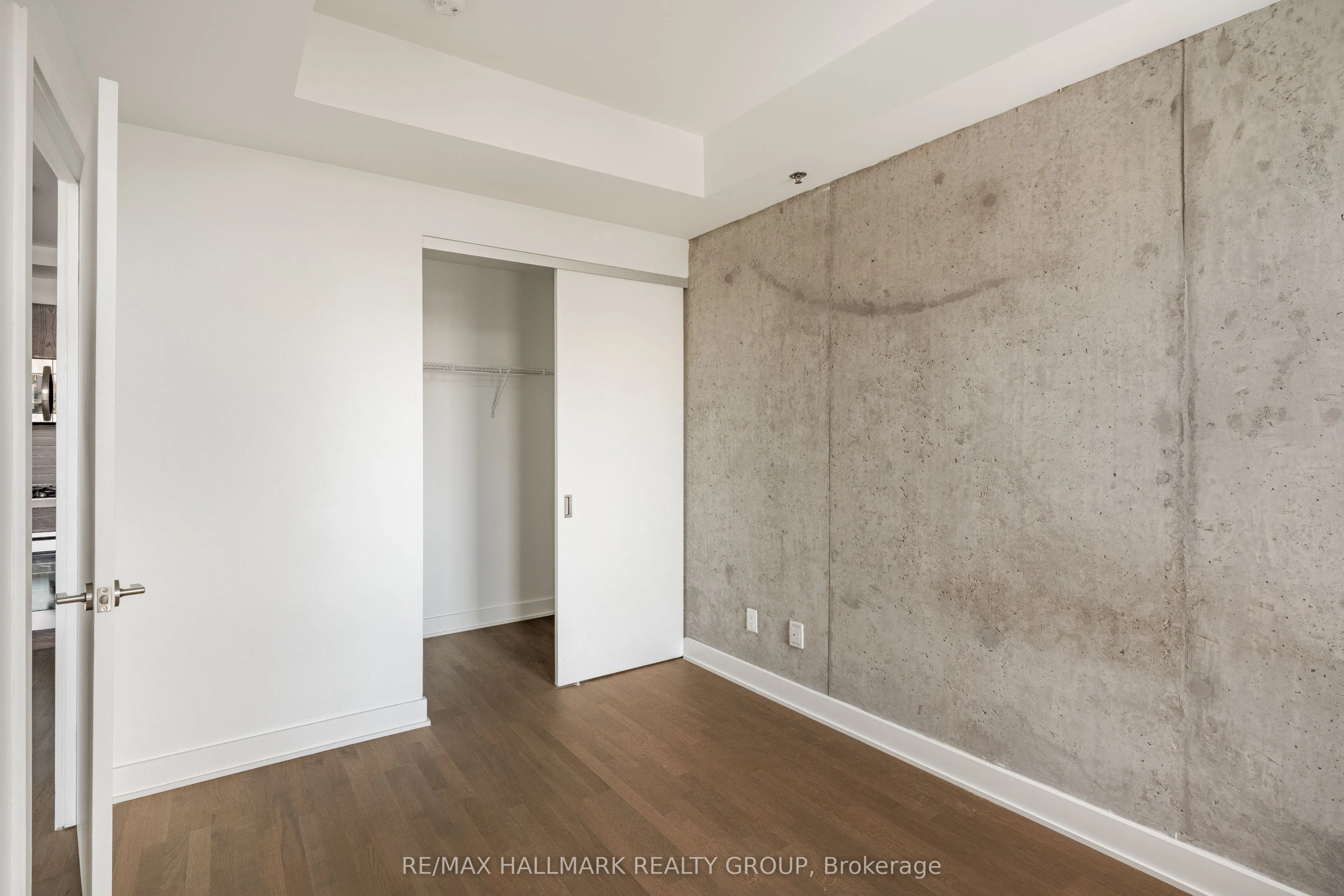 203 Catherine Street W #710