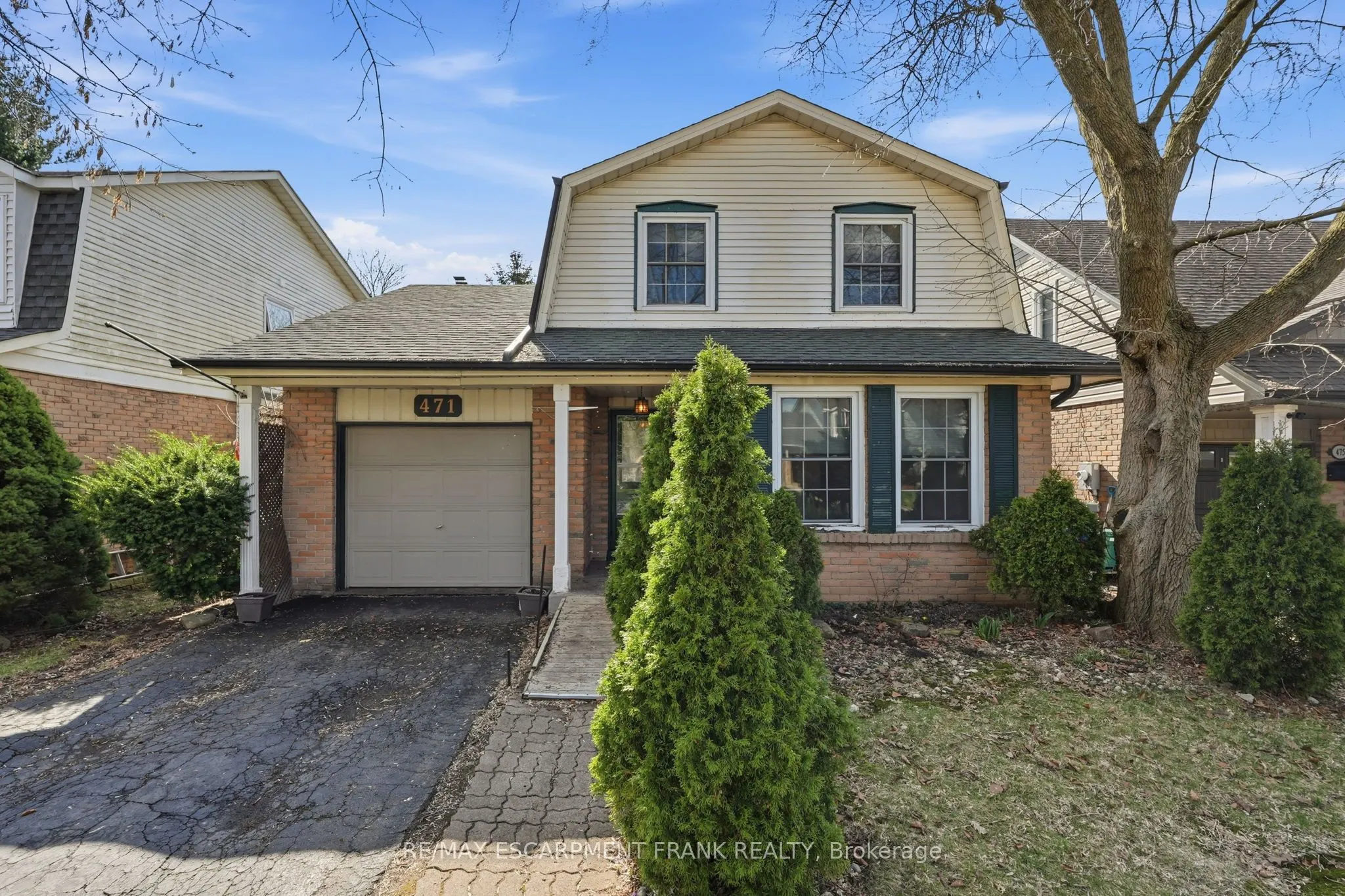 471 KNIGHTSBRIDGE Crescent