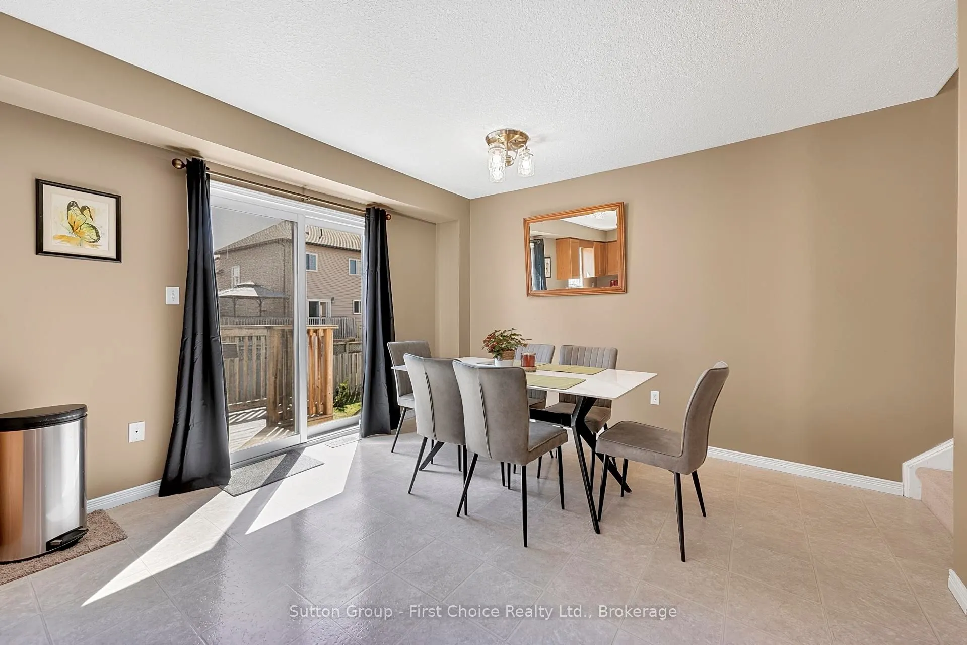 670 Reid Crescent