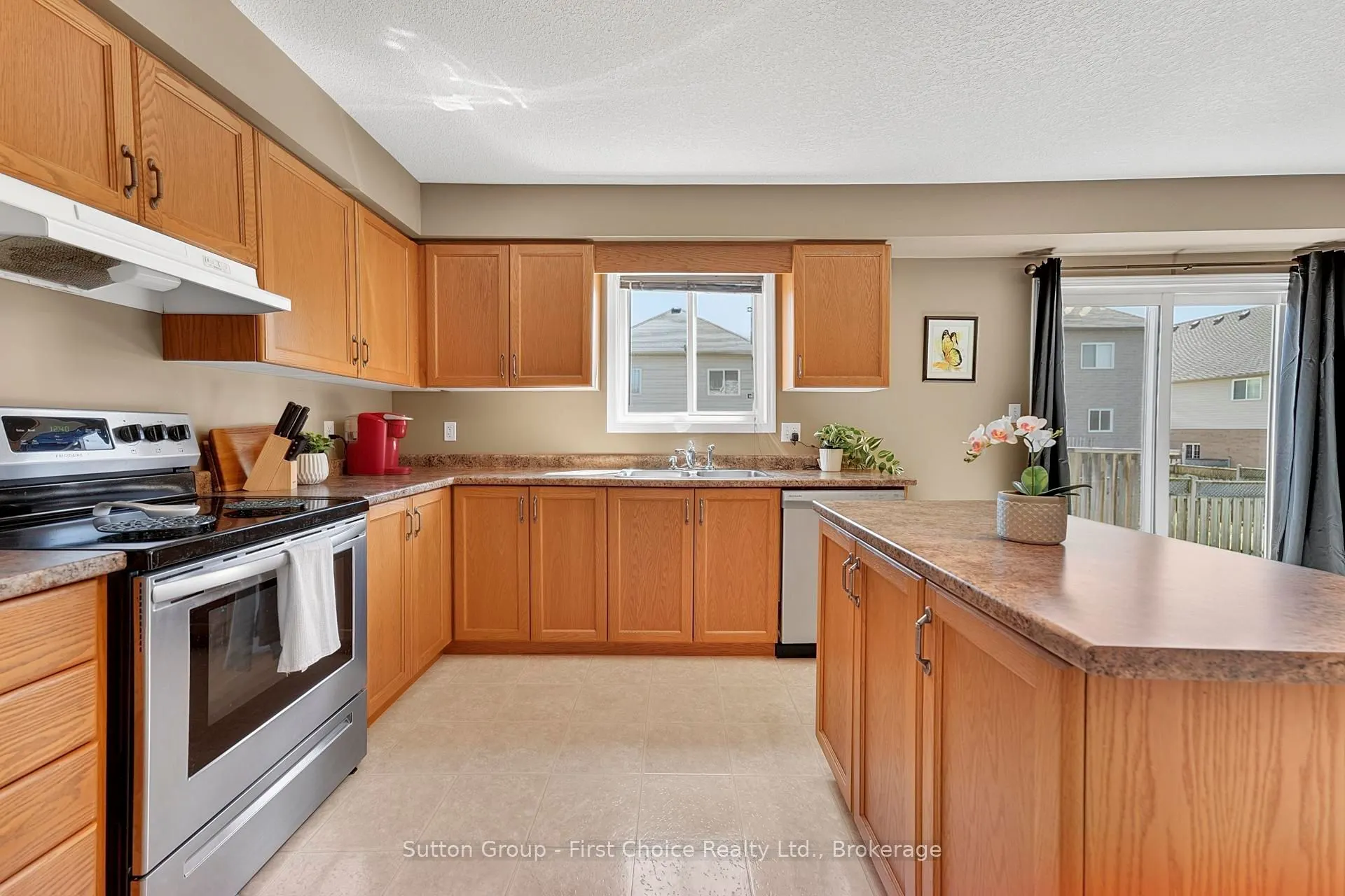670 Reid Crescent