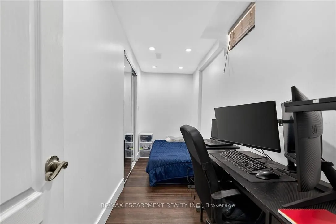 33 Panorama Way