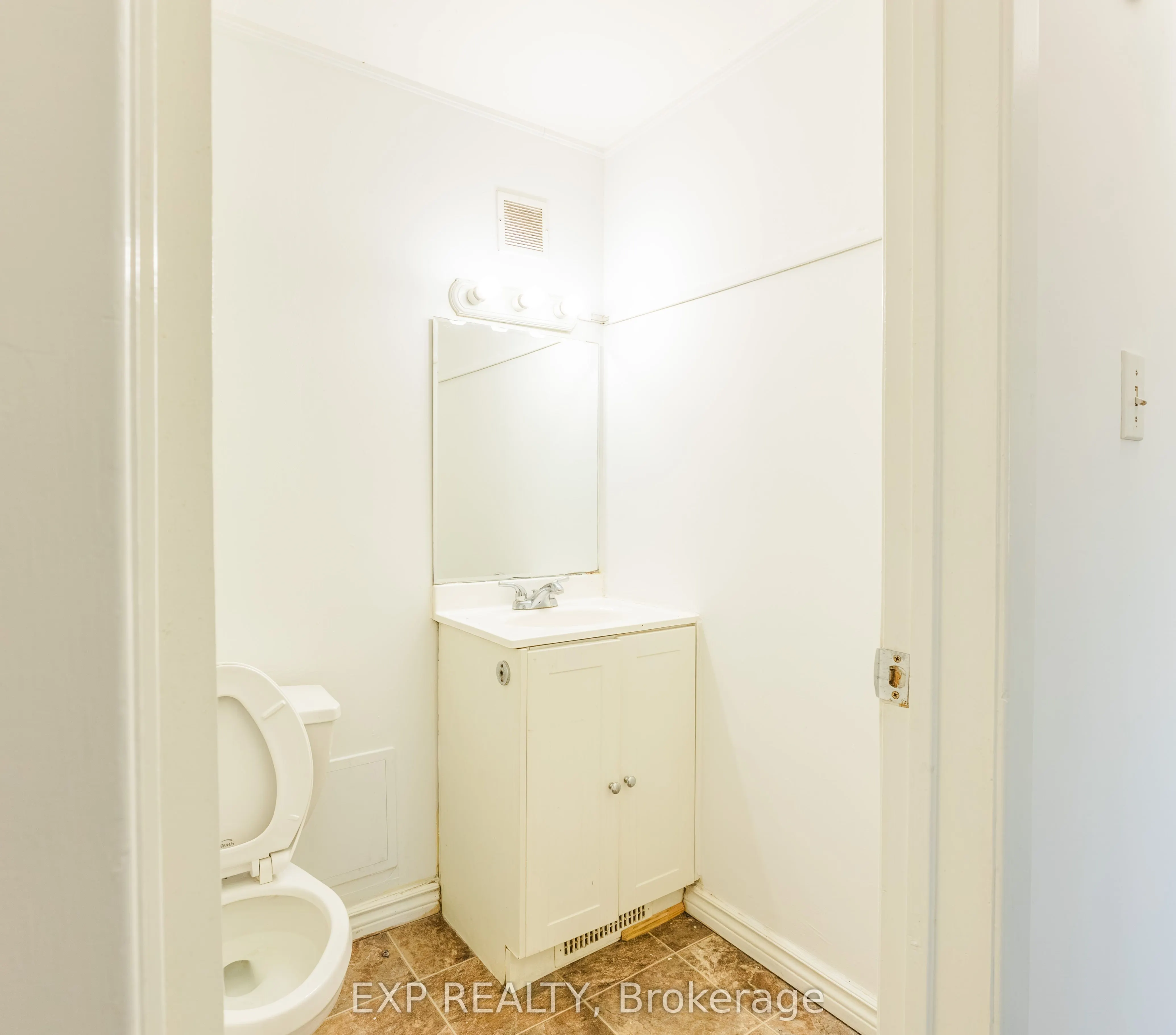121 University Avenue E #102