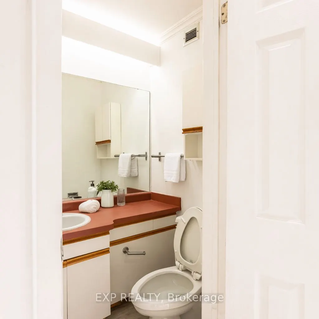 121 University Avenue E #102