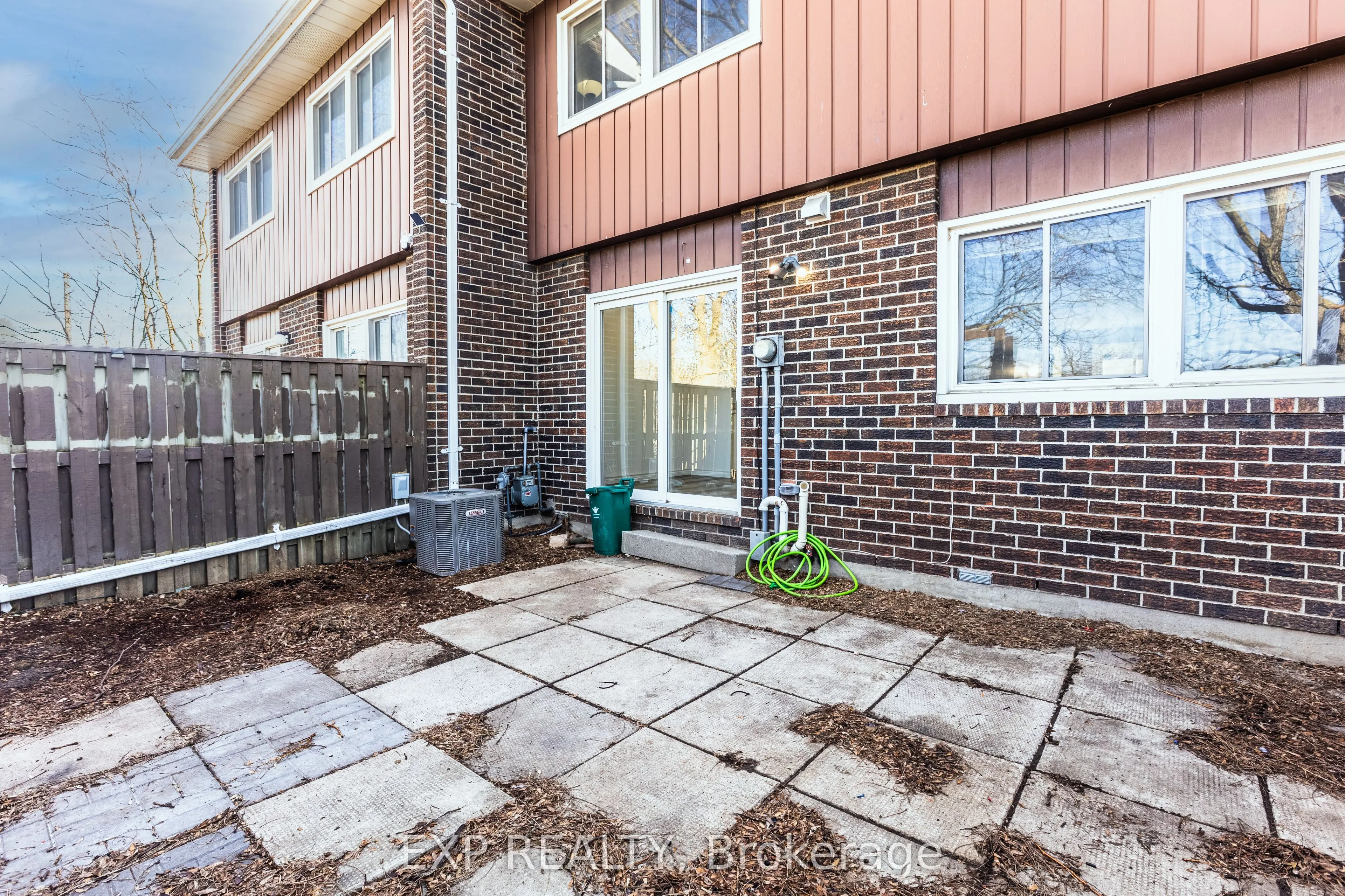 121 University Avenue E #102