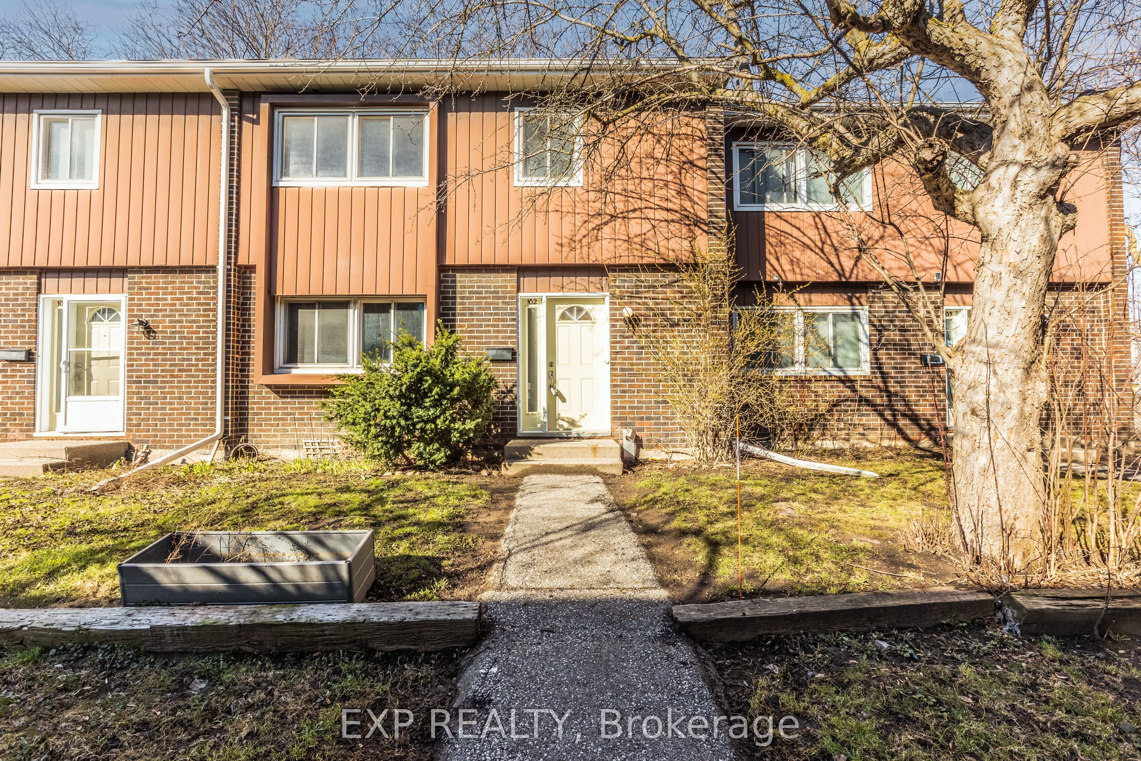 121 University Avenue E #102