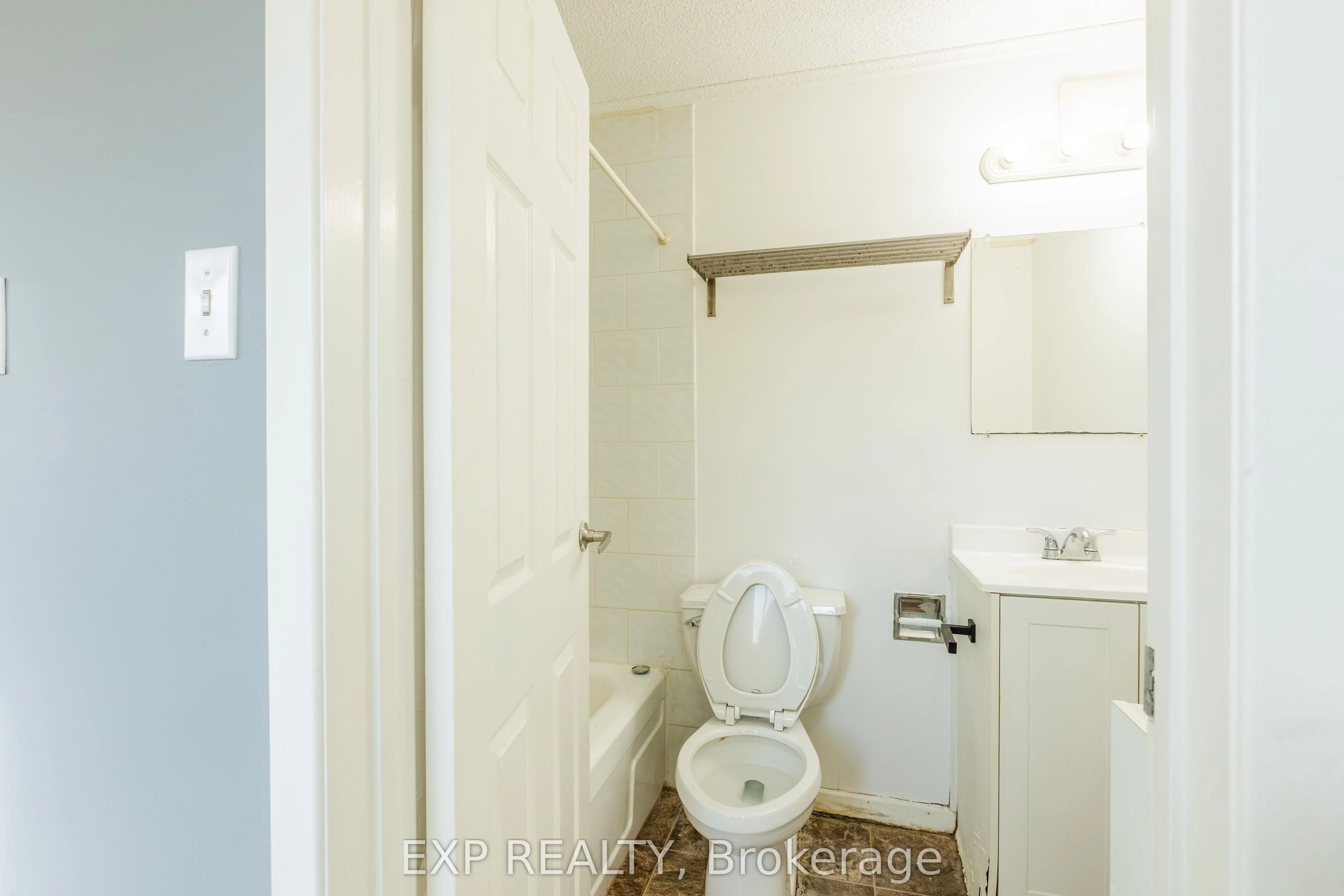 121 University Avenue E #102