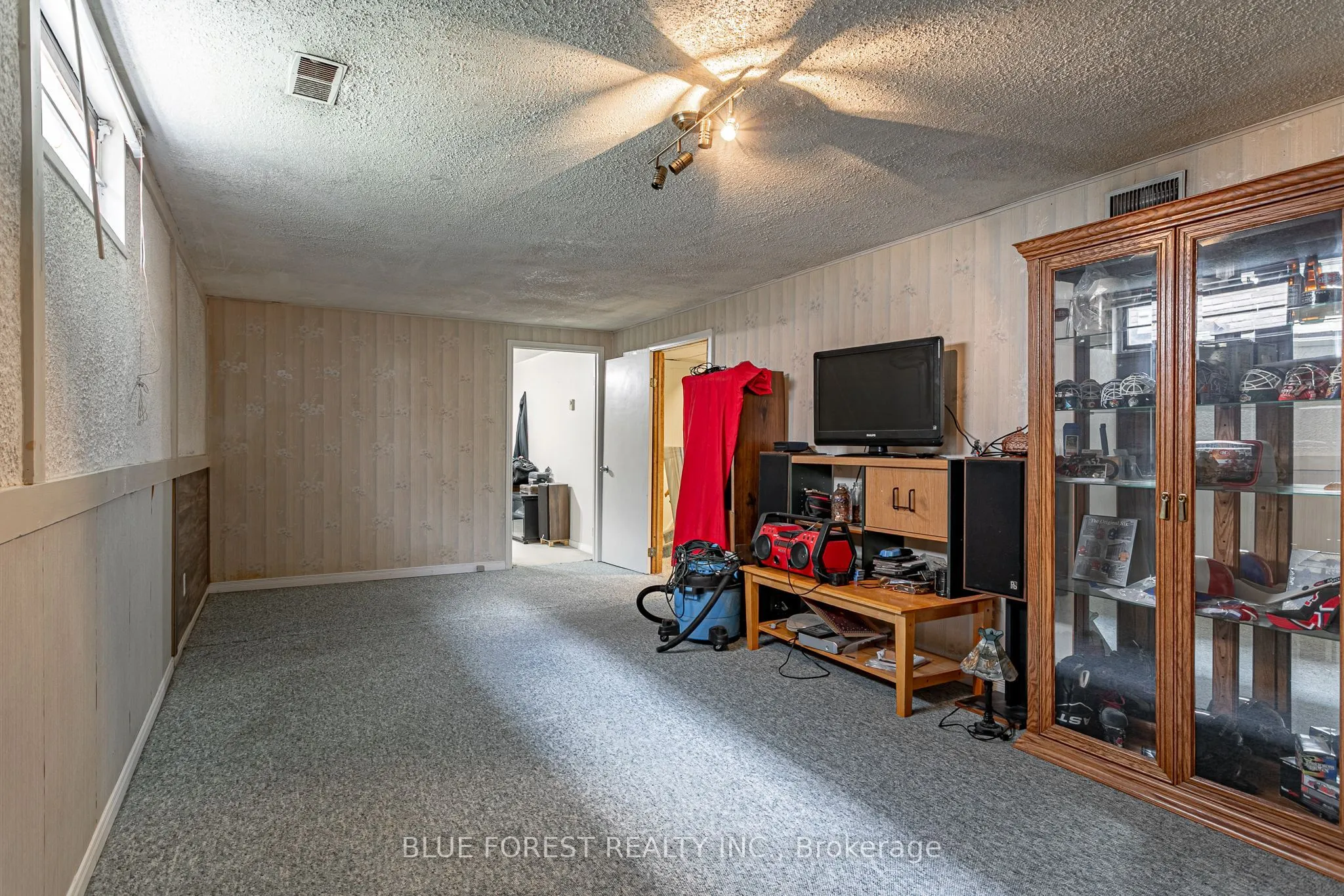 7 Raven Avenue