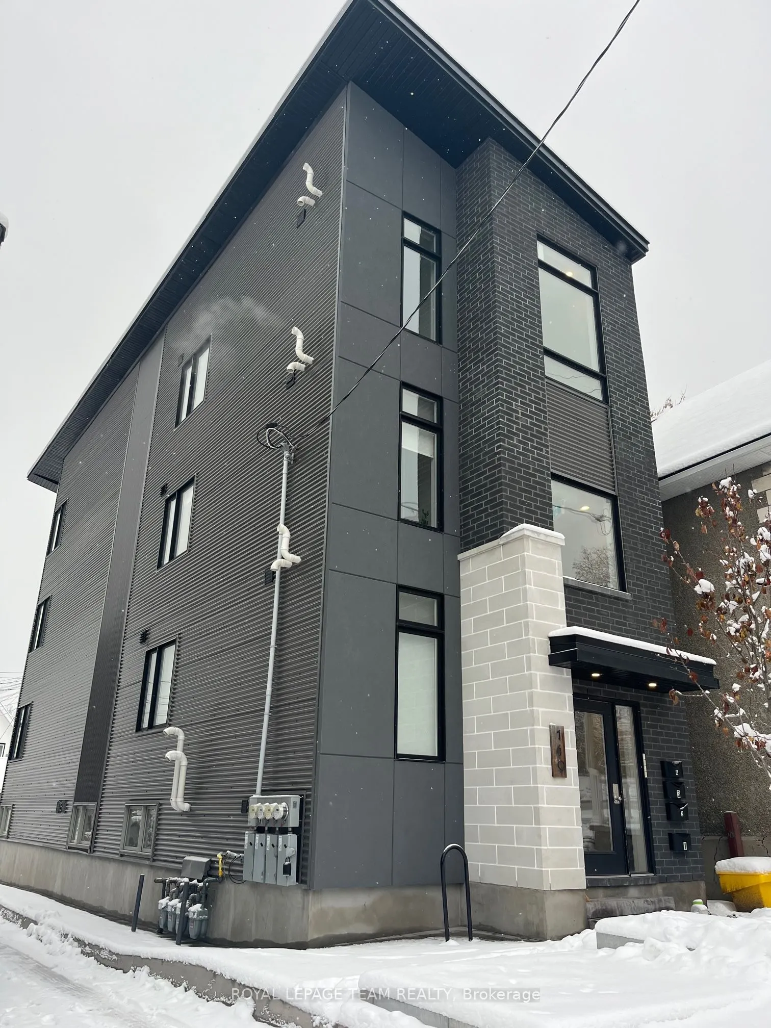149 WILLOW Street