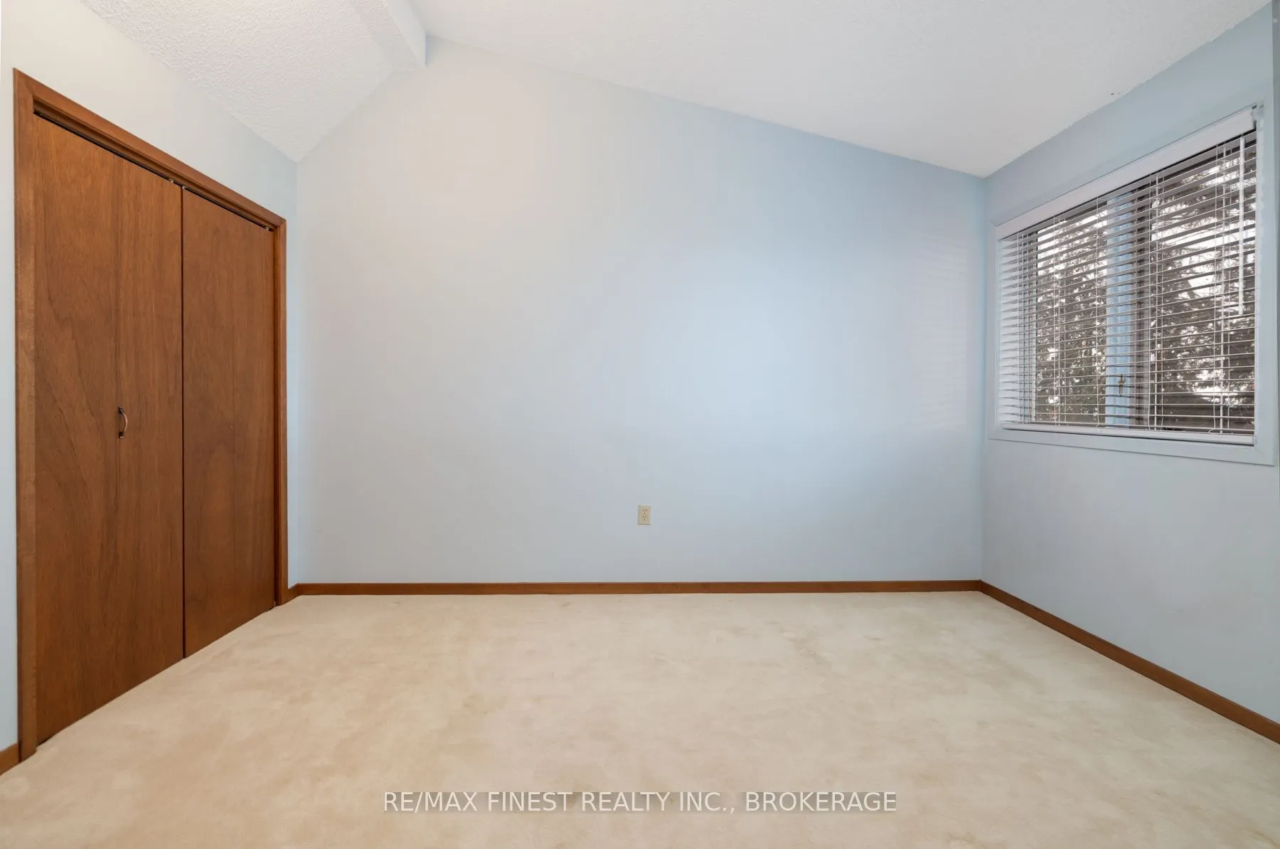 1141 Front Road
