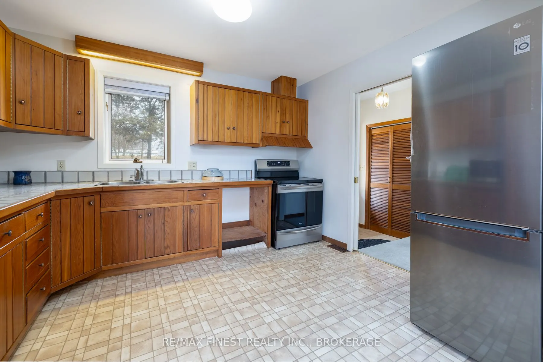 1141 Front Road