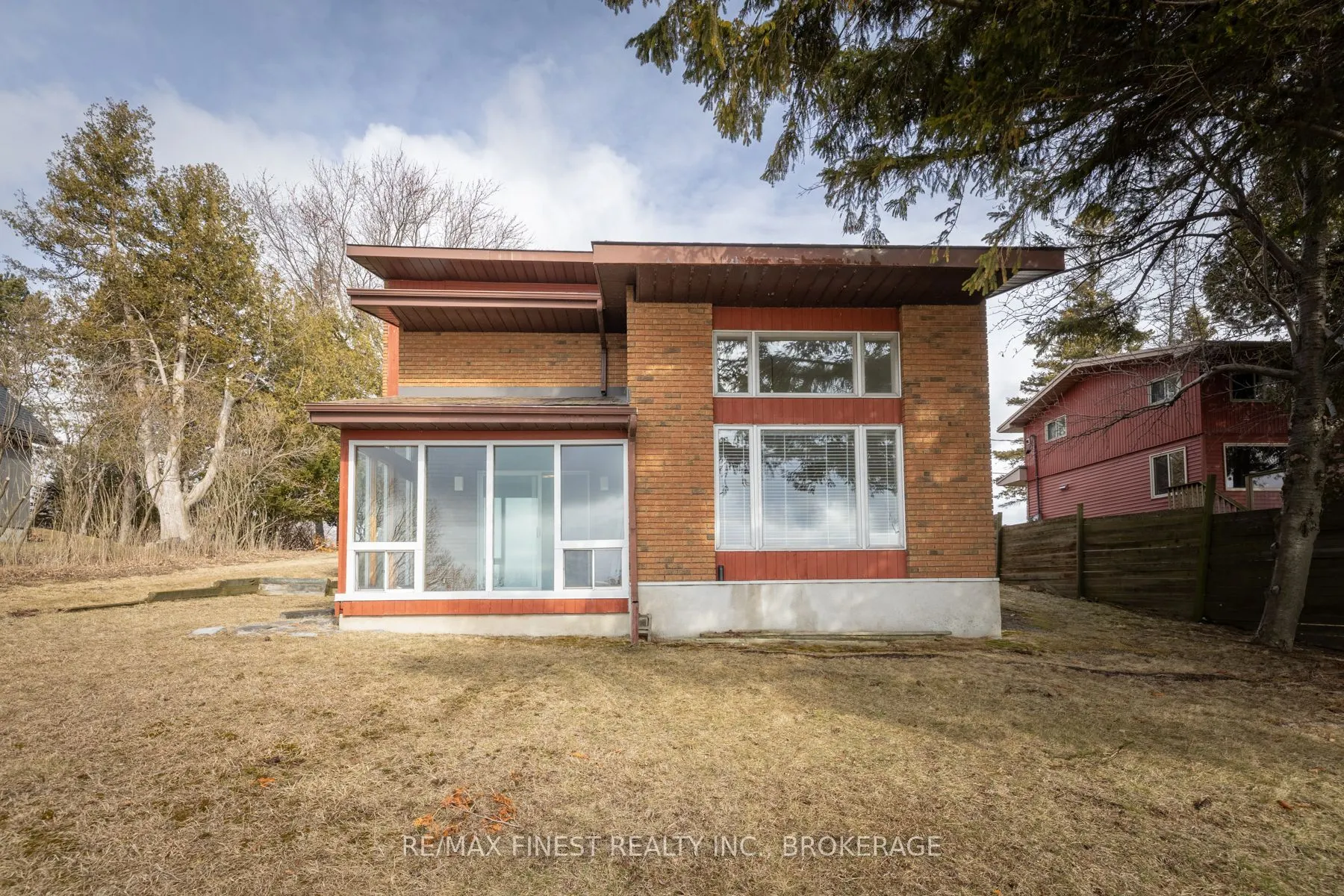 1141 Front Road