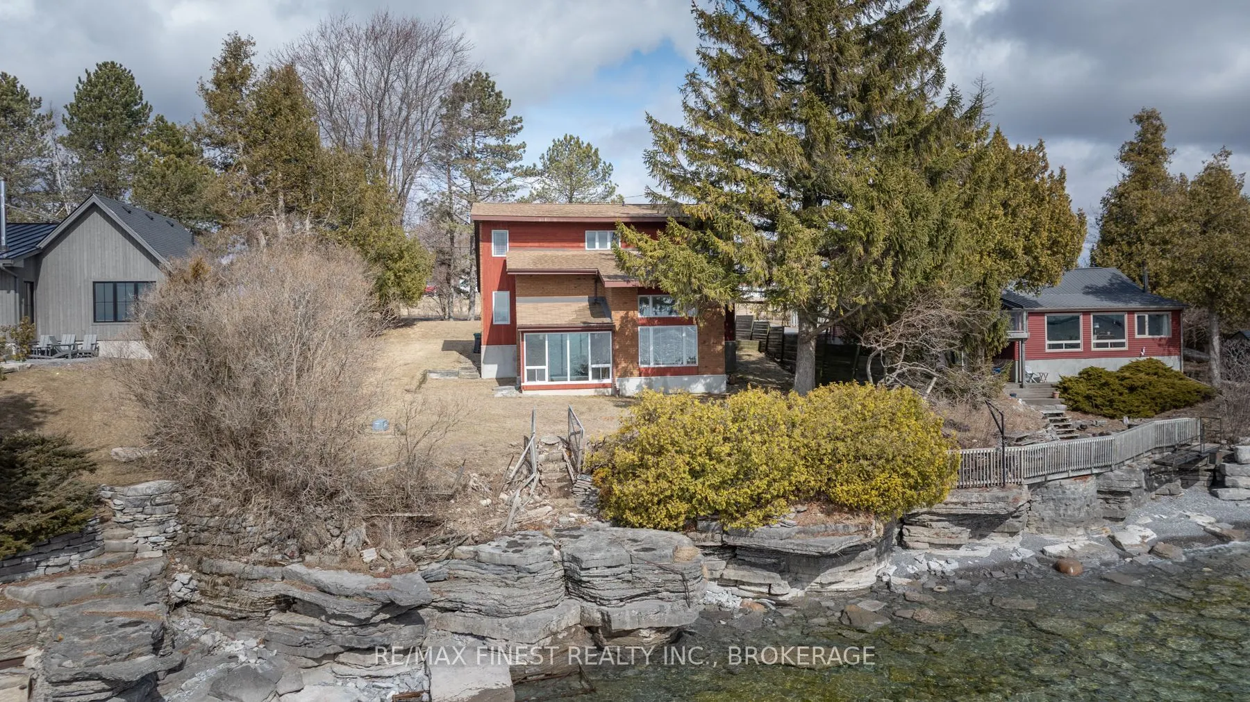 1141 Front Road