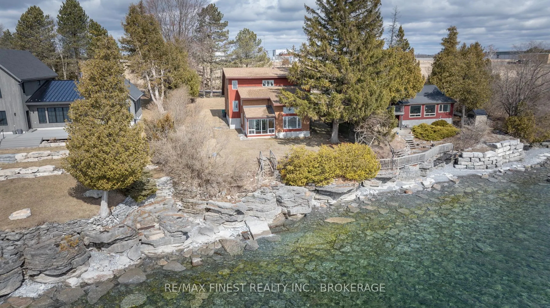 1141 Front Road