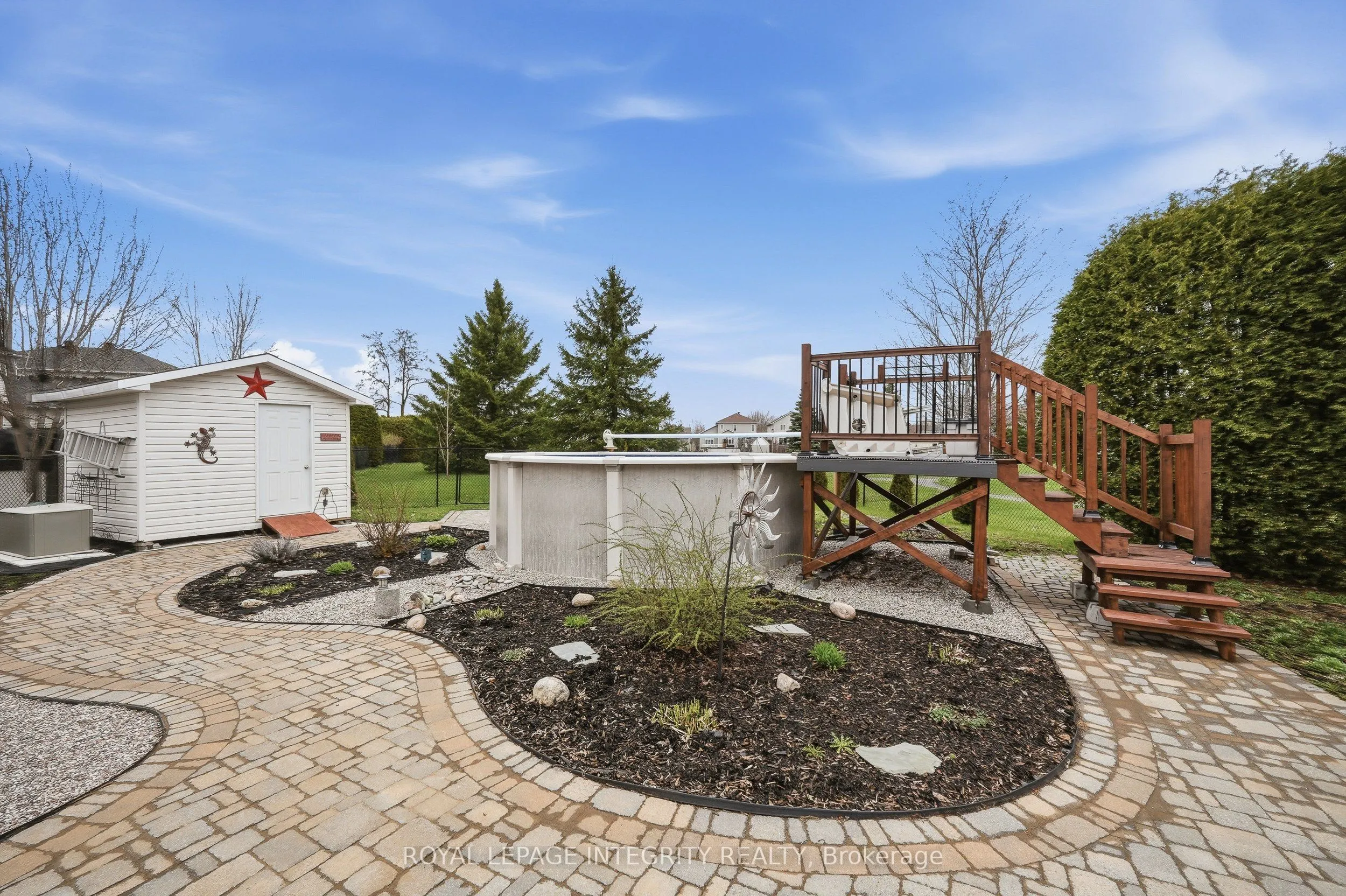 36 Frontenac Boulevard