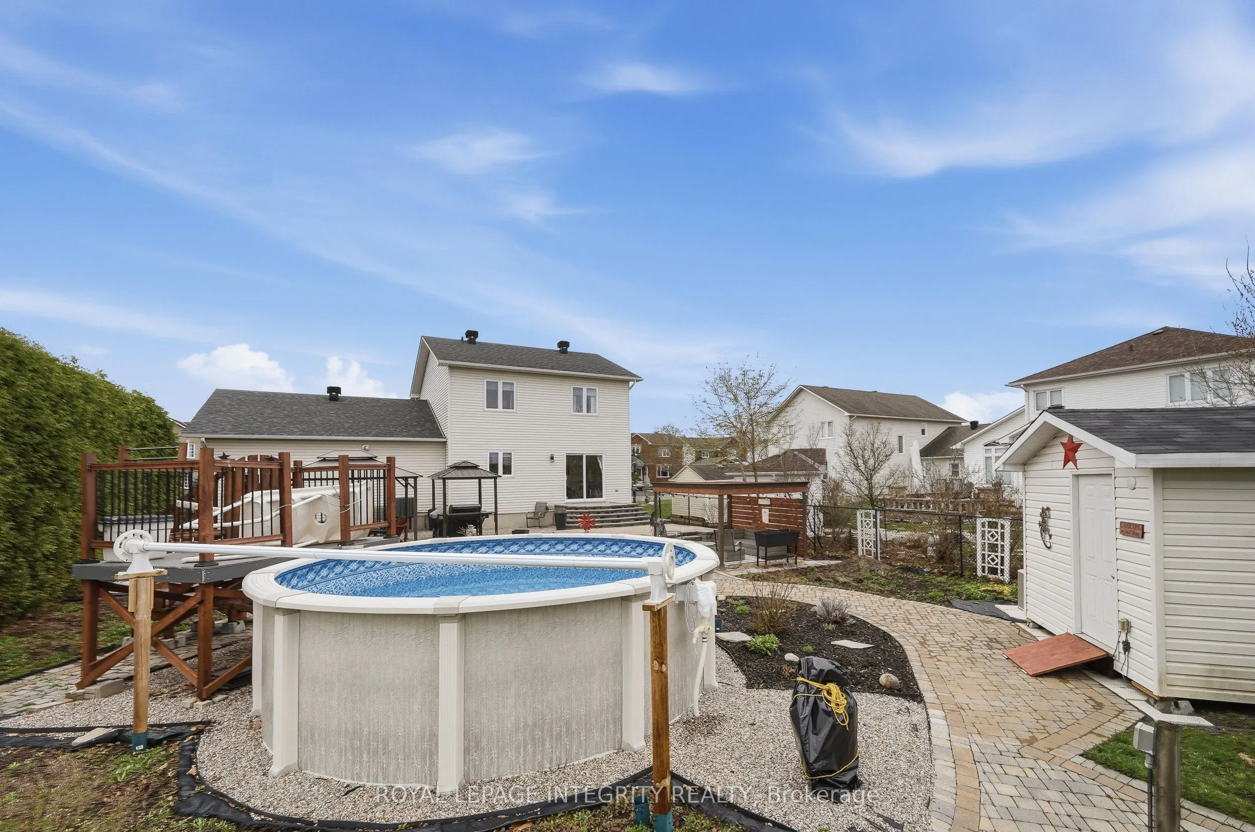36 Frontenac Boulevard