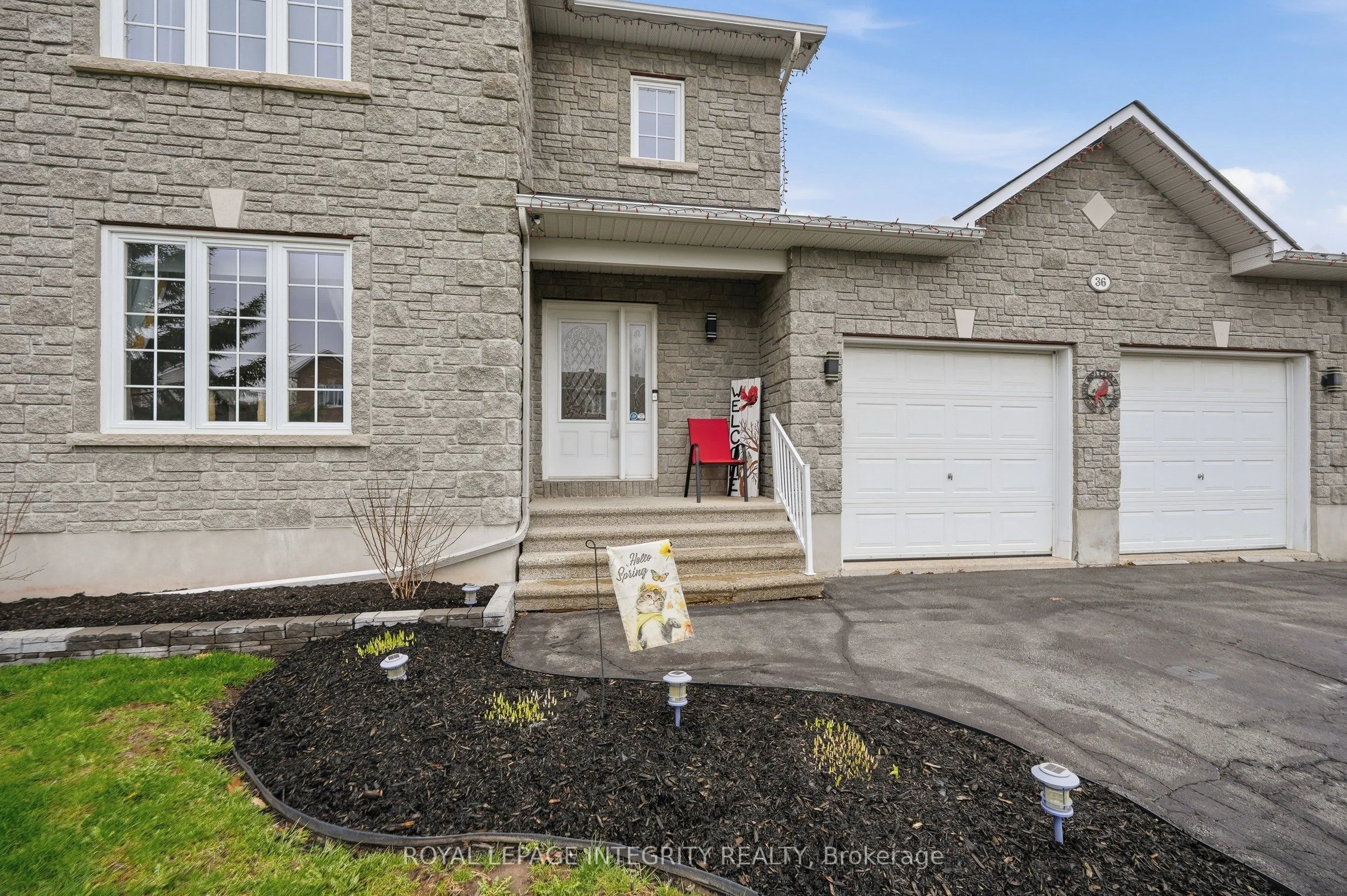 36 Frontenac Boulevard