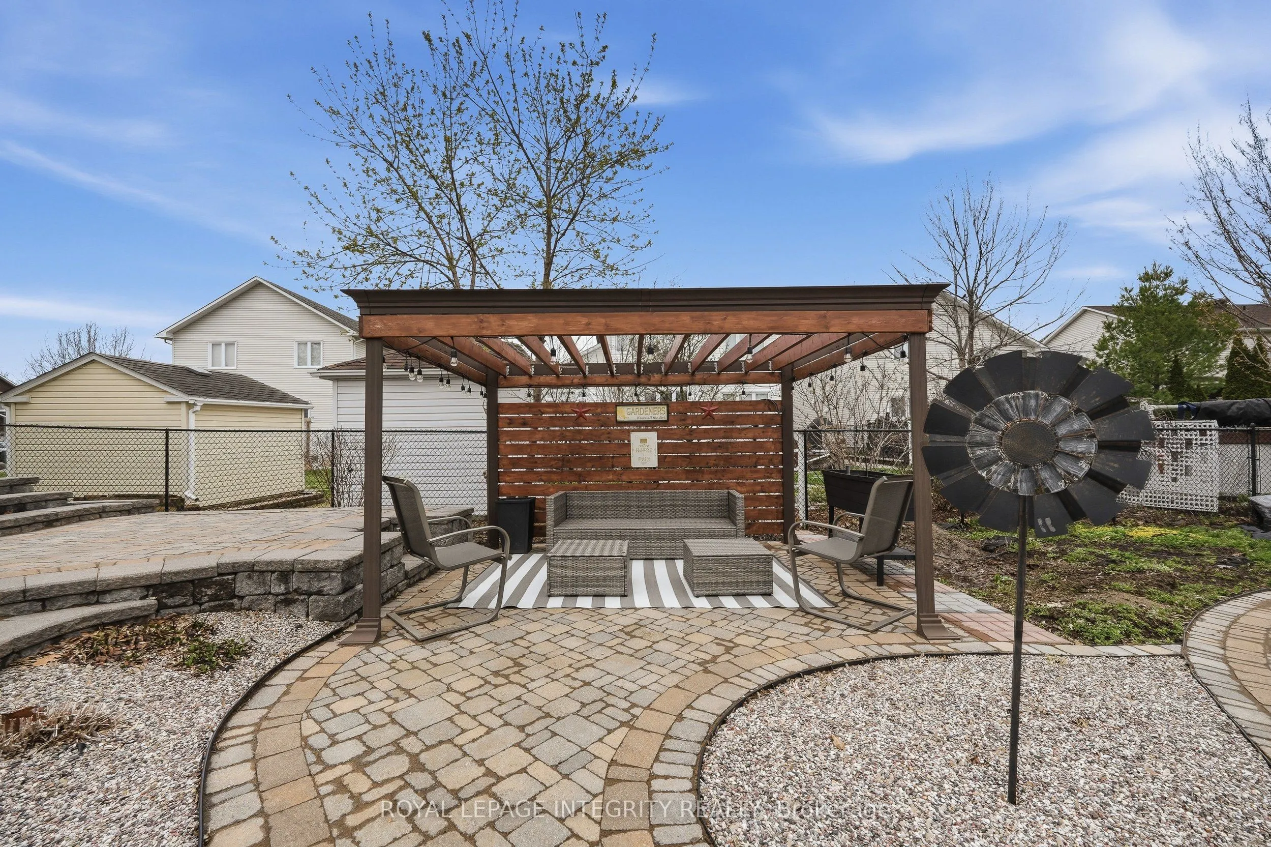36 Frontenac Boulevard