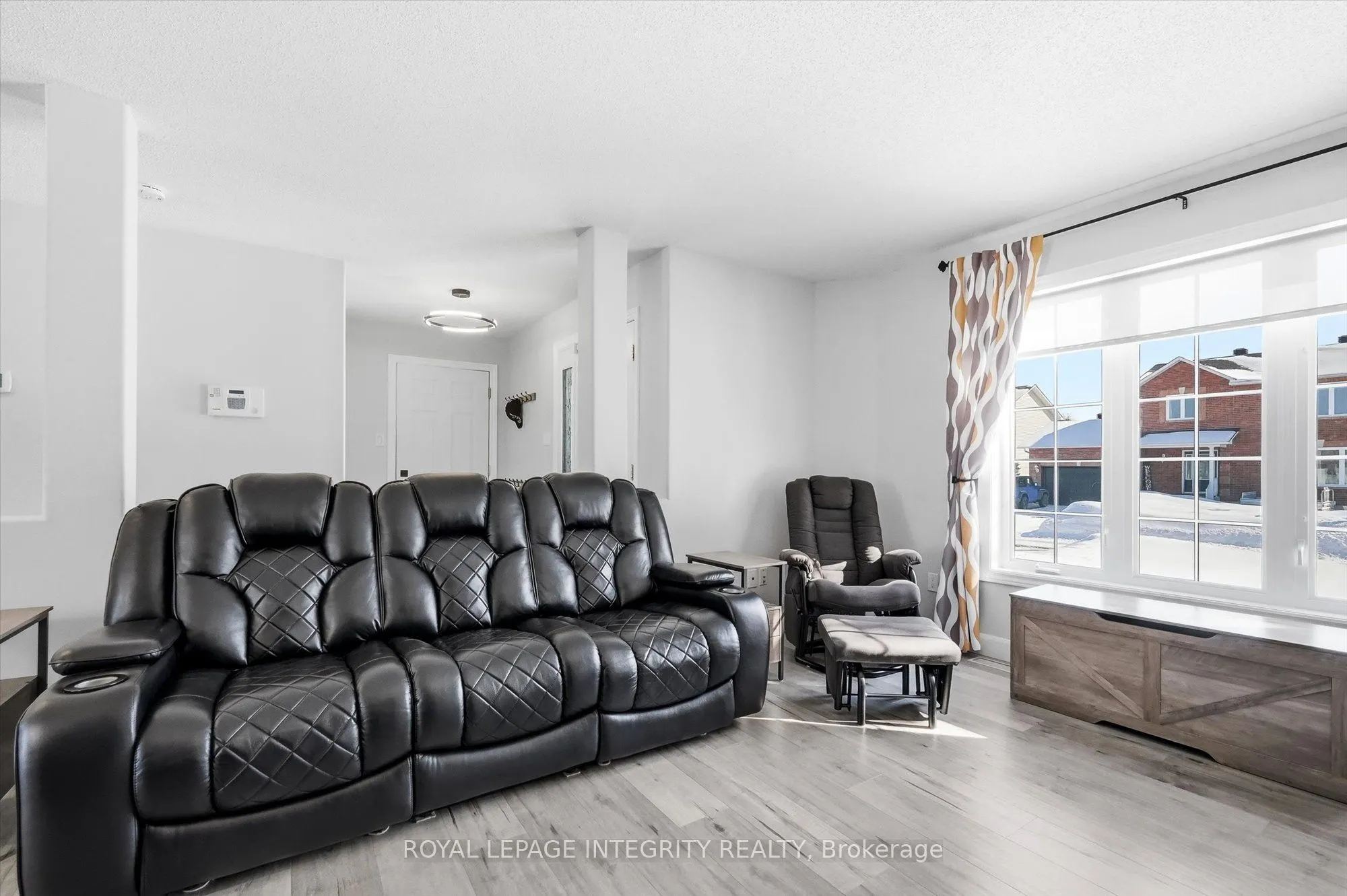 36 Frontenac Boulevard