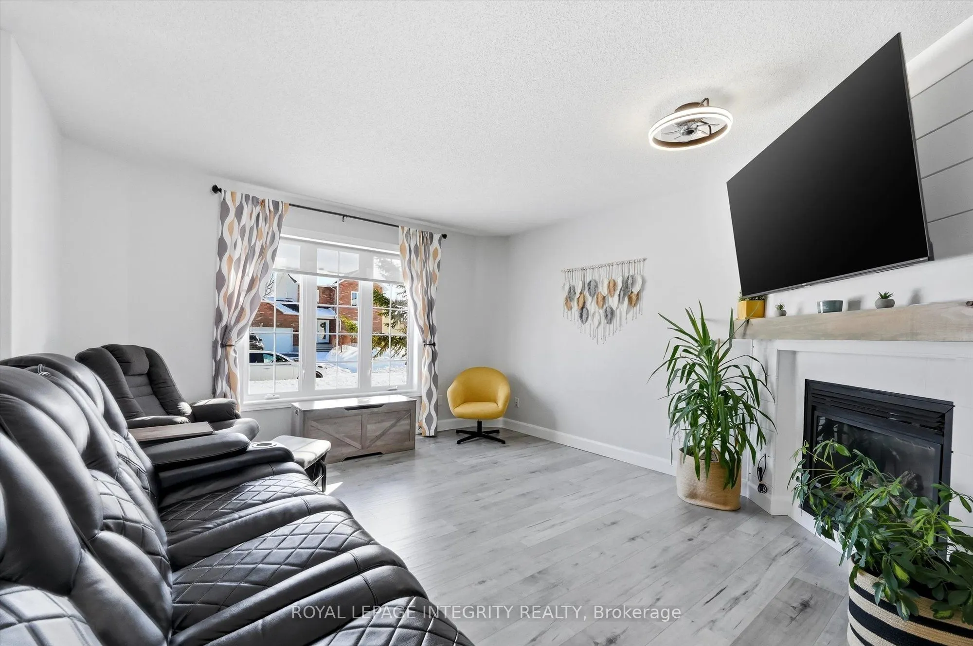 36 Frontenac Boulevard