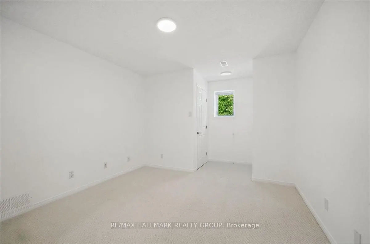 1720 Des Pins Road